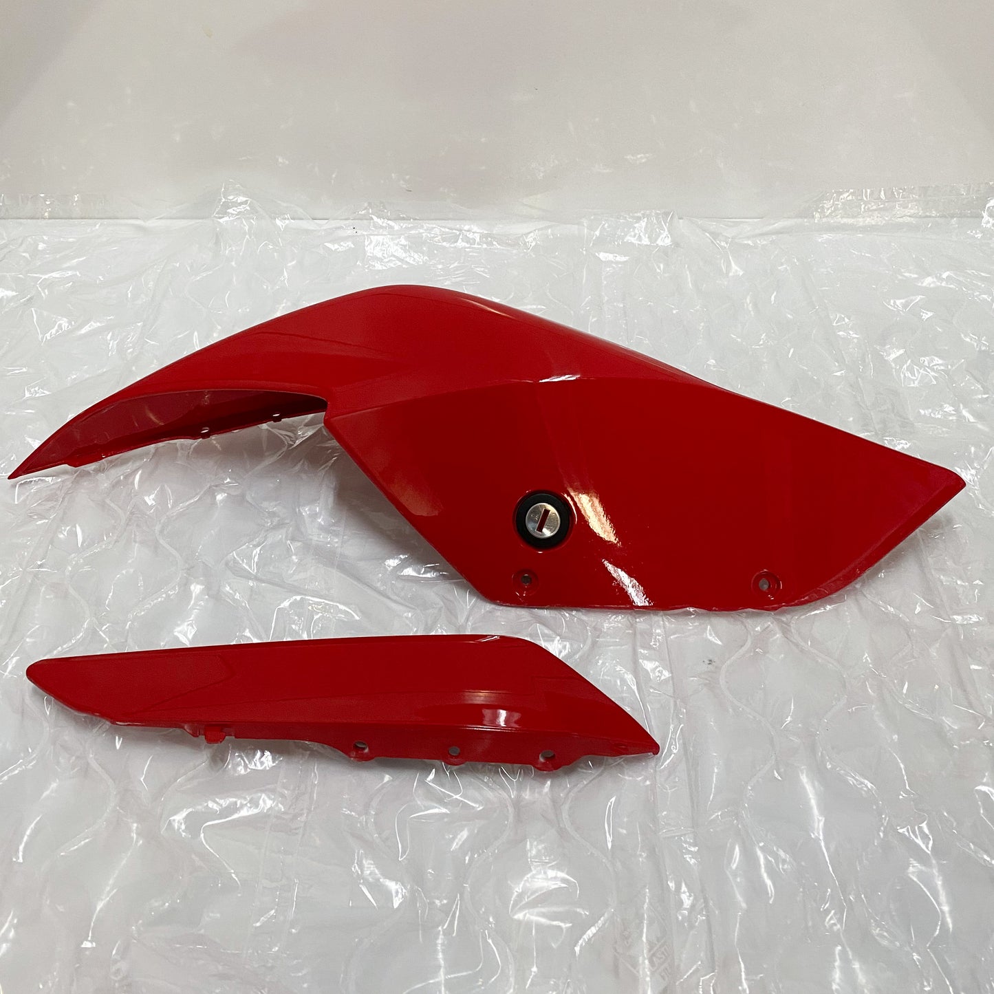 Ducati 1299/1299S Frame Cover & Cap RH 48212031AA 48212051AA USED