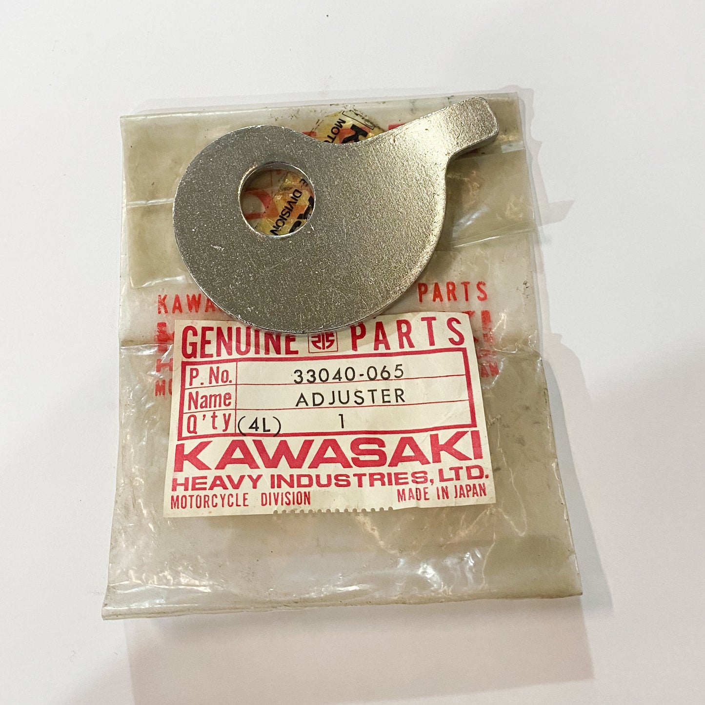 KAWASAKI ADJUSTER,R.H CHAIN 33040-065