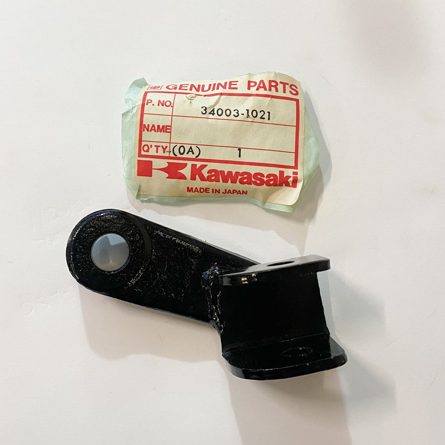 KAWASAKI HOLDER,STEP,L.H. | KZ550-A1 34003-1021