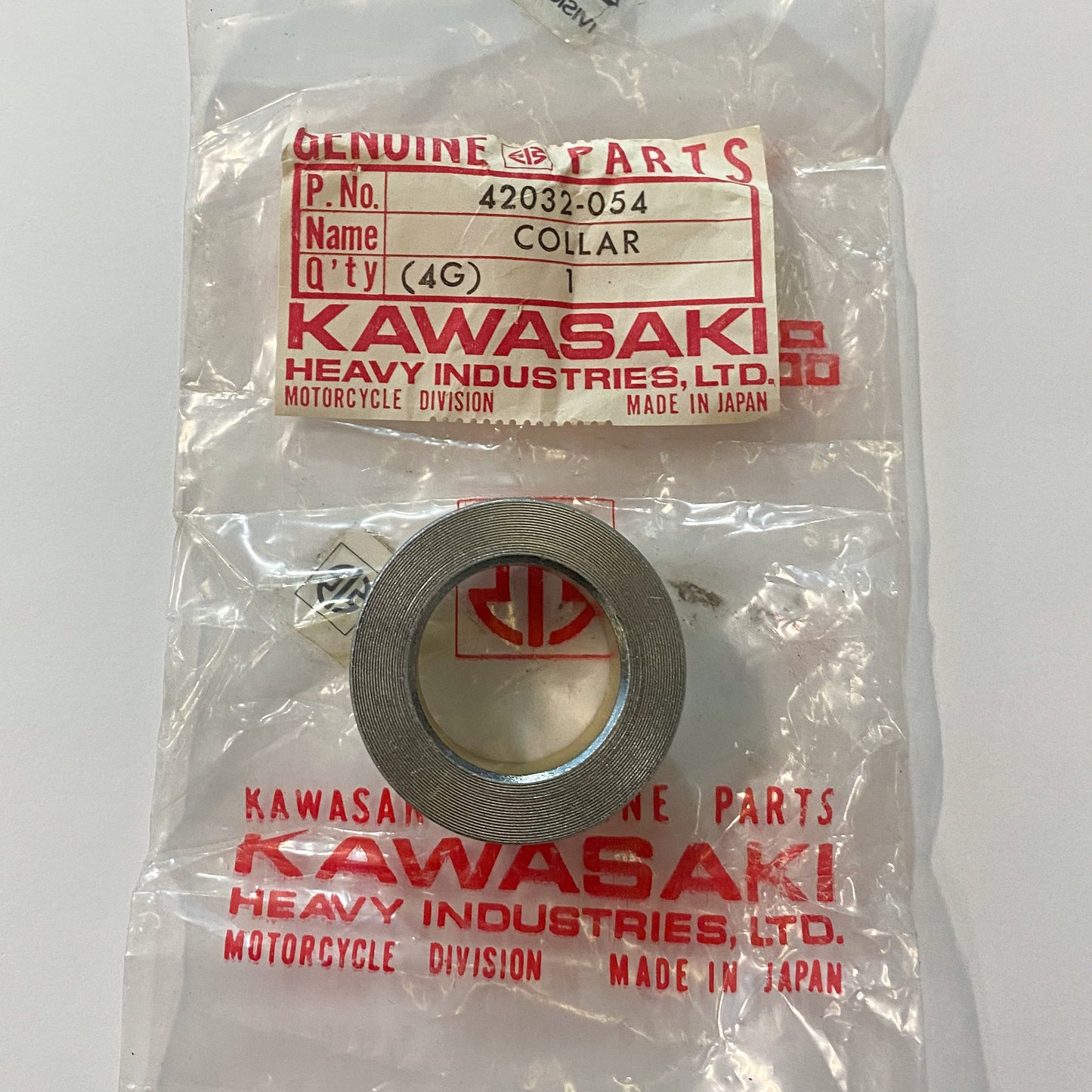 KAWASAKI COLLAR,RR AXLE L.H 42032-054