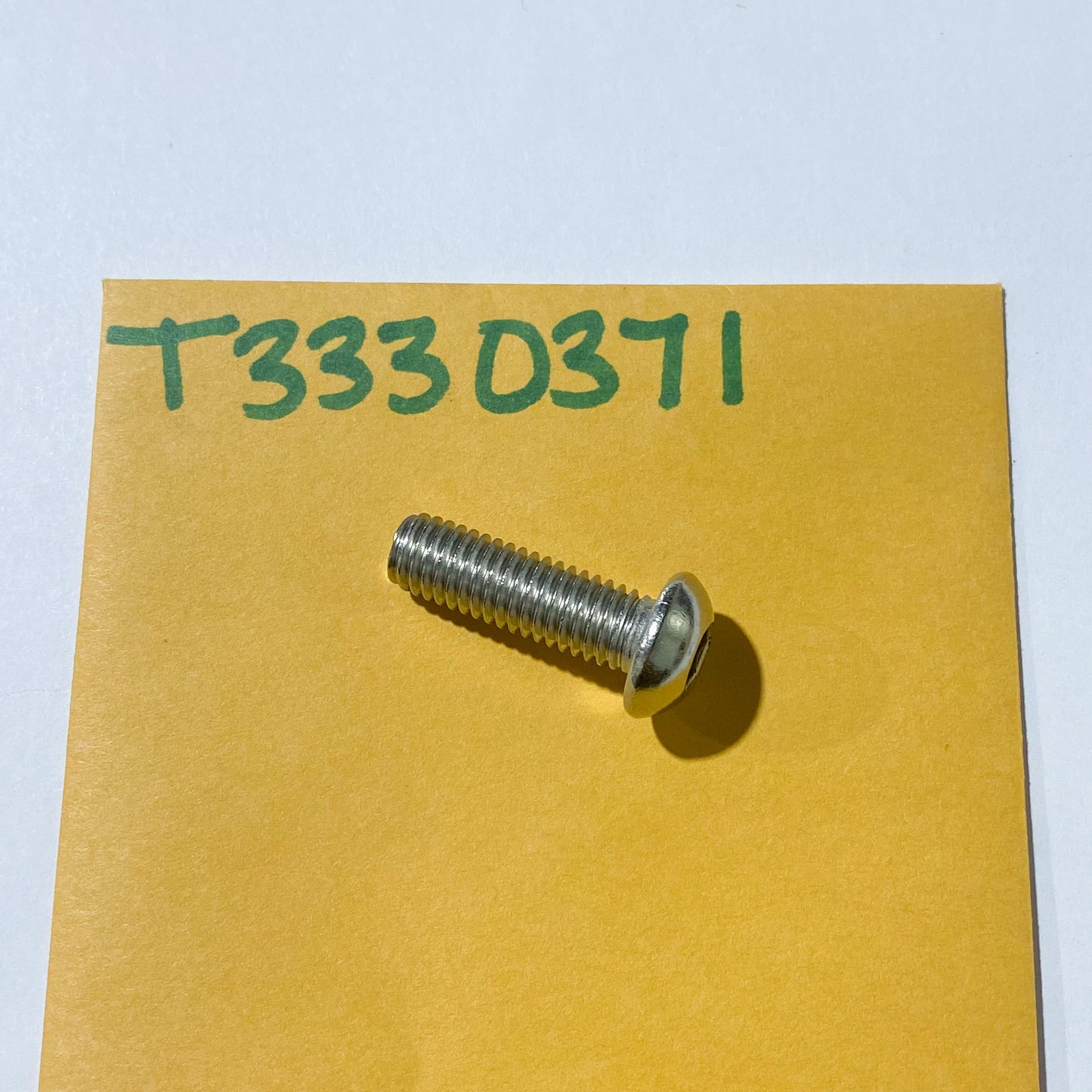 TRIUMPH - SCREW, BUT/HD, SKT, M8X1.25X25, SS T3330371