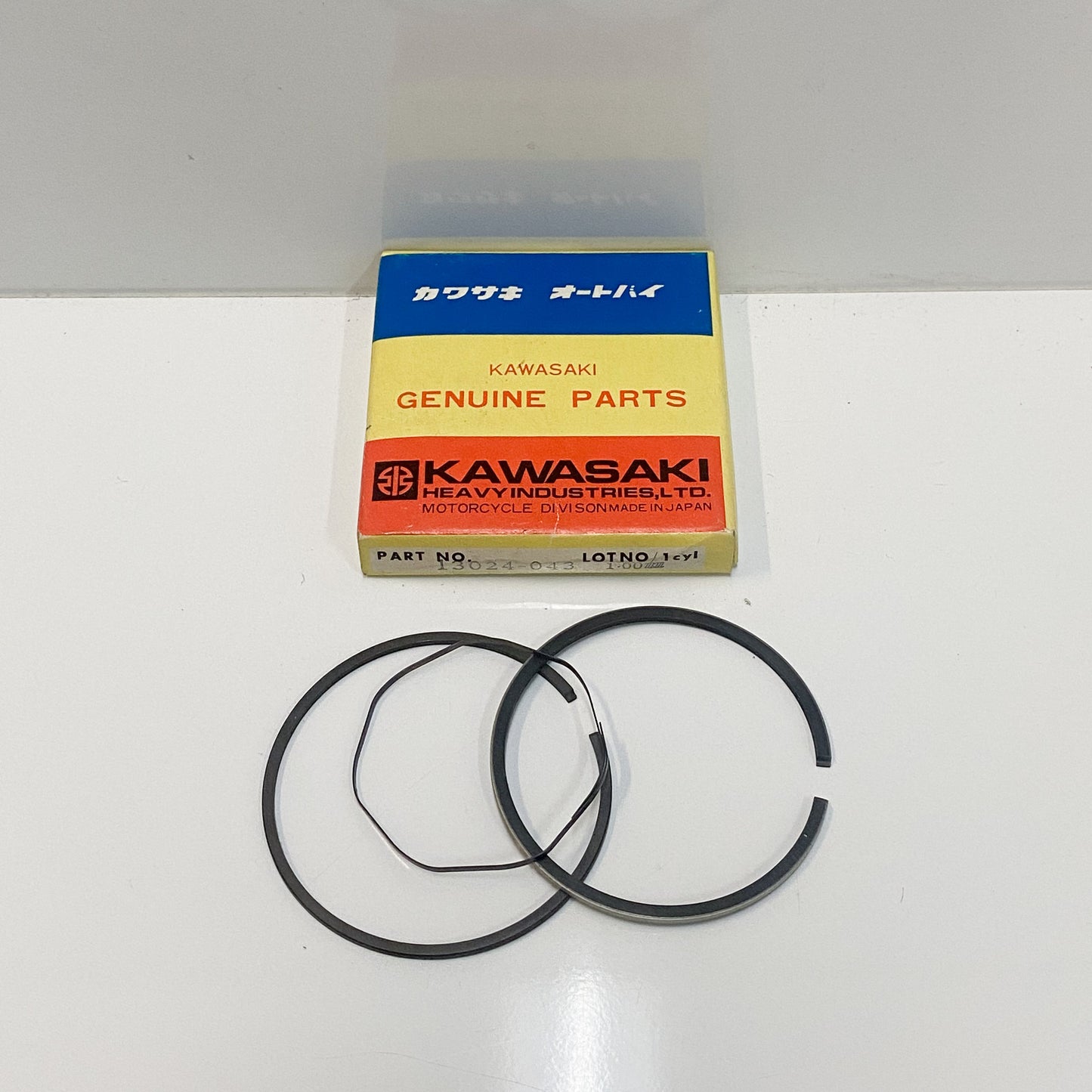 NOS KAWASAKI PISTON RING SET 13024-043