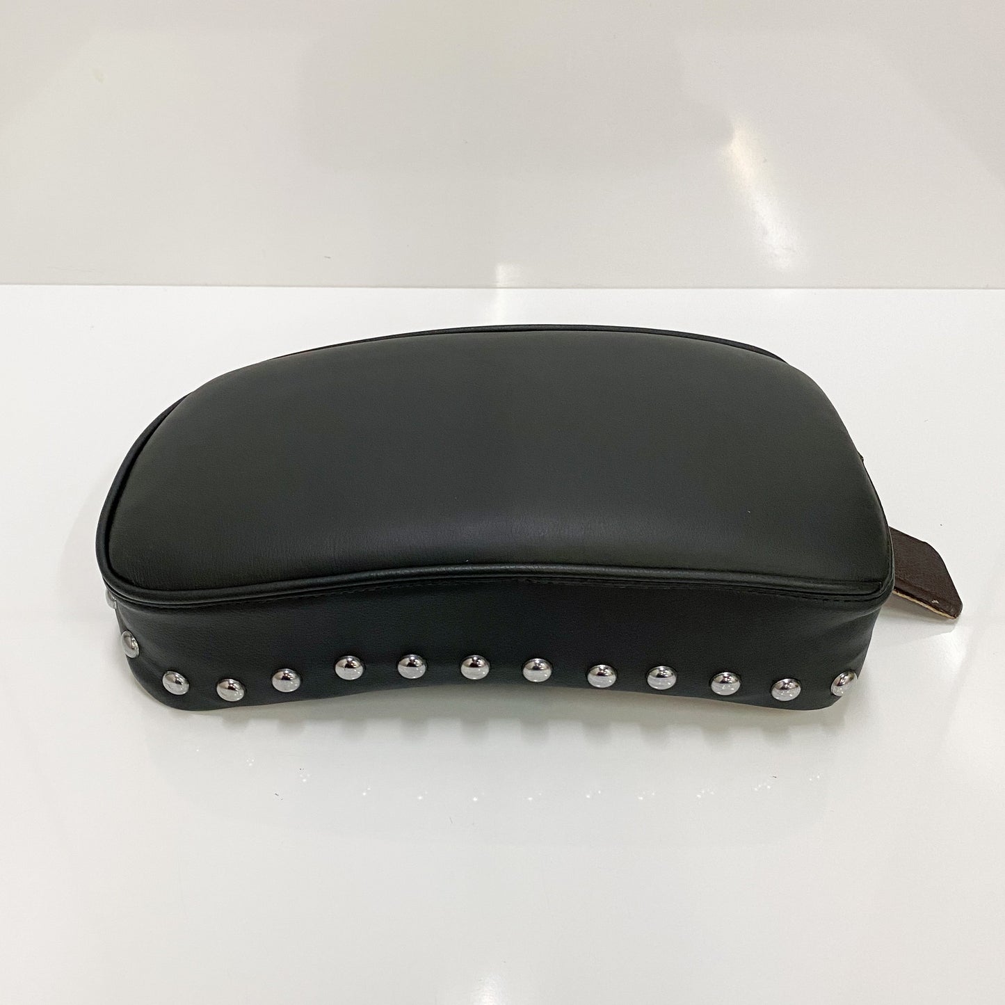 NOS Yamaha Tour Pillion Pad, Studded Black STR-4NK25-30-02