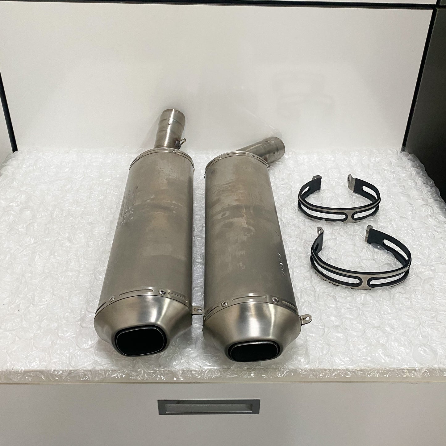 Ducati 848 EVO/848 EVO CORSE SE Stock OEM Exhaust Take-Off 57413171A & 57313171A (6)