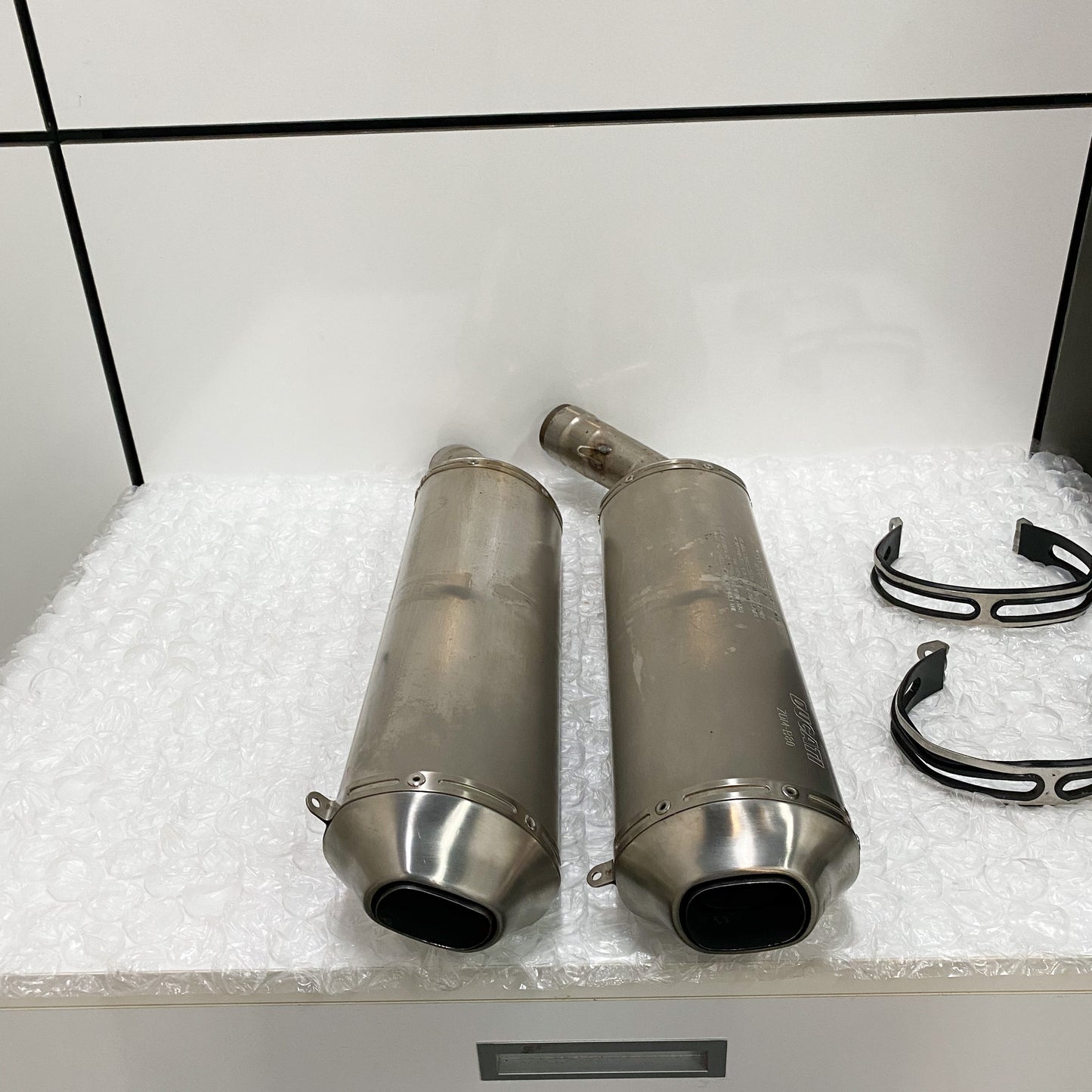 Ducati 848 EVO/848 EVO CORSE SE Stock OEM Exhaust Take-Off 57413171A & 57313171A (4)