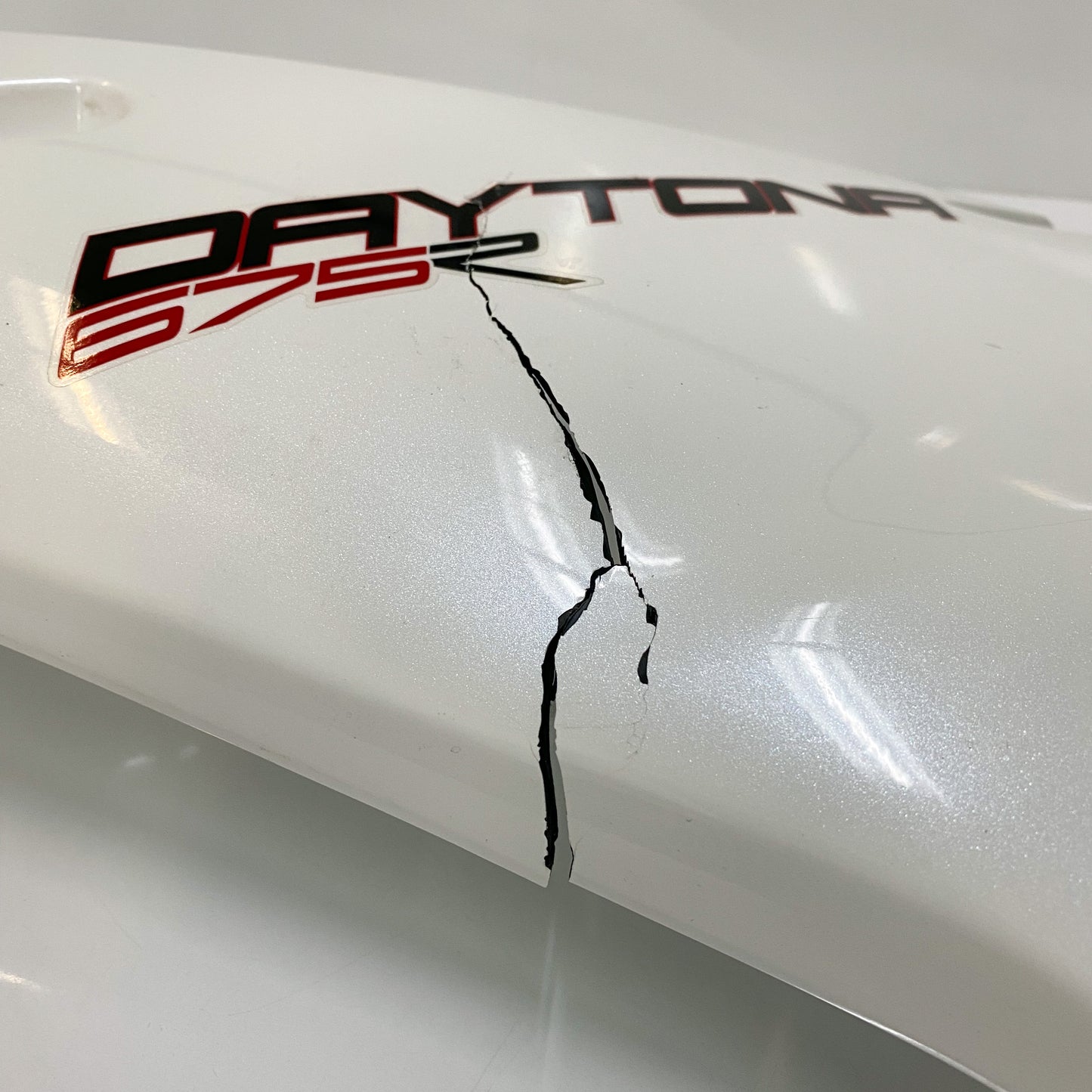 Triumph Daytona 675 R LH Upper Fairing, Crystal White T2309573-NW USED