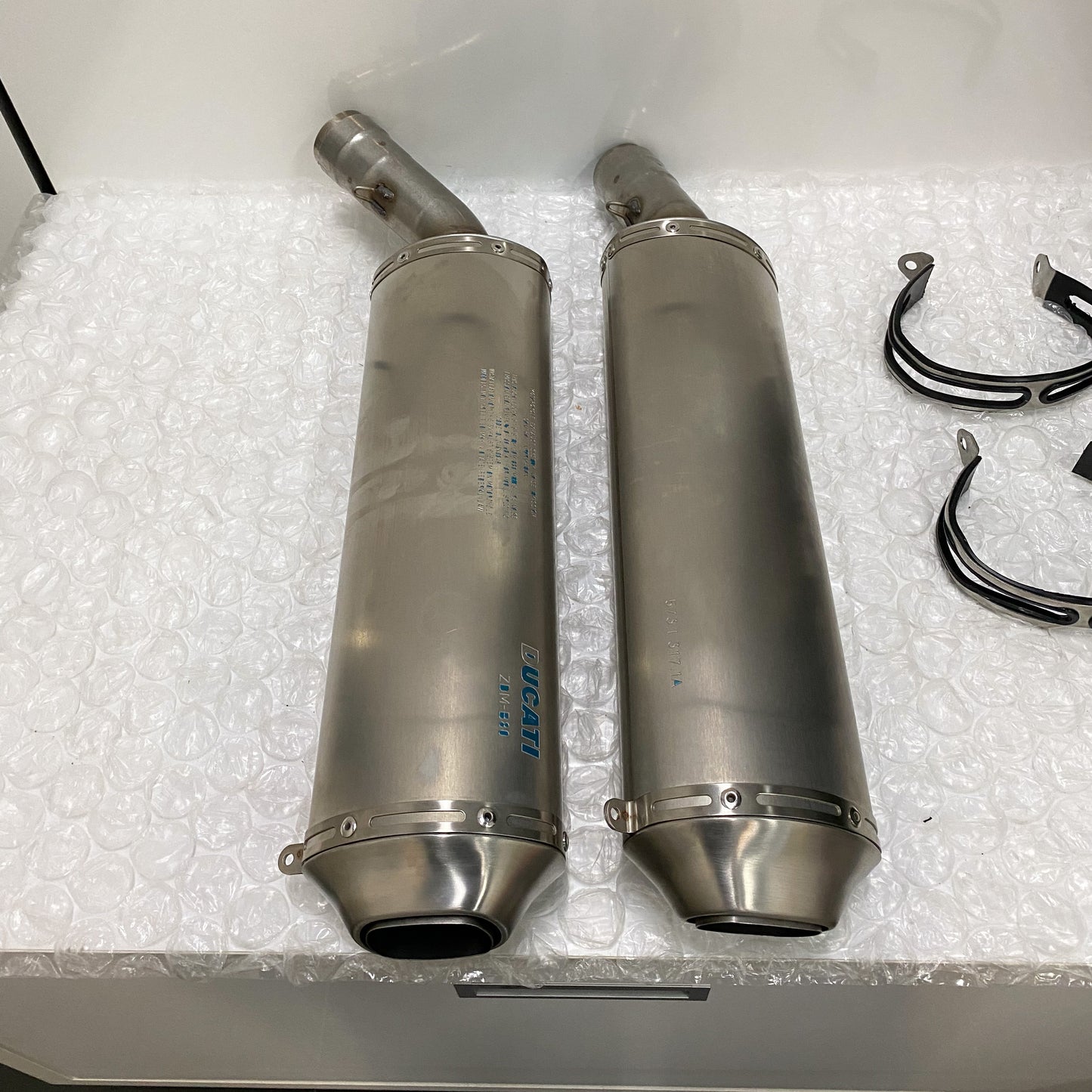 Ducati 848 EVO/848 EVO CORSE SE Stock OEM Exhaust Take-Off 57413171A & 57313171A (5)