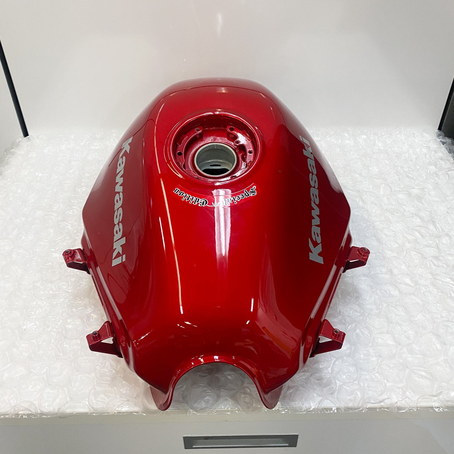 Kawasaki Ninja 250R Special Edition Red Gas Tank 51086-5339-G2 USED