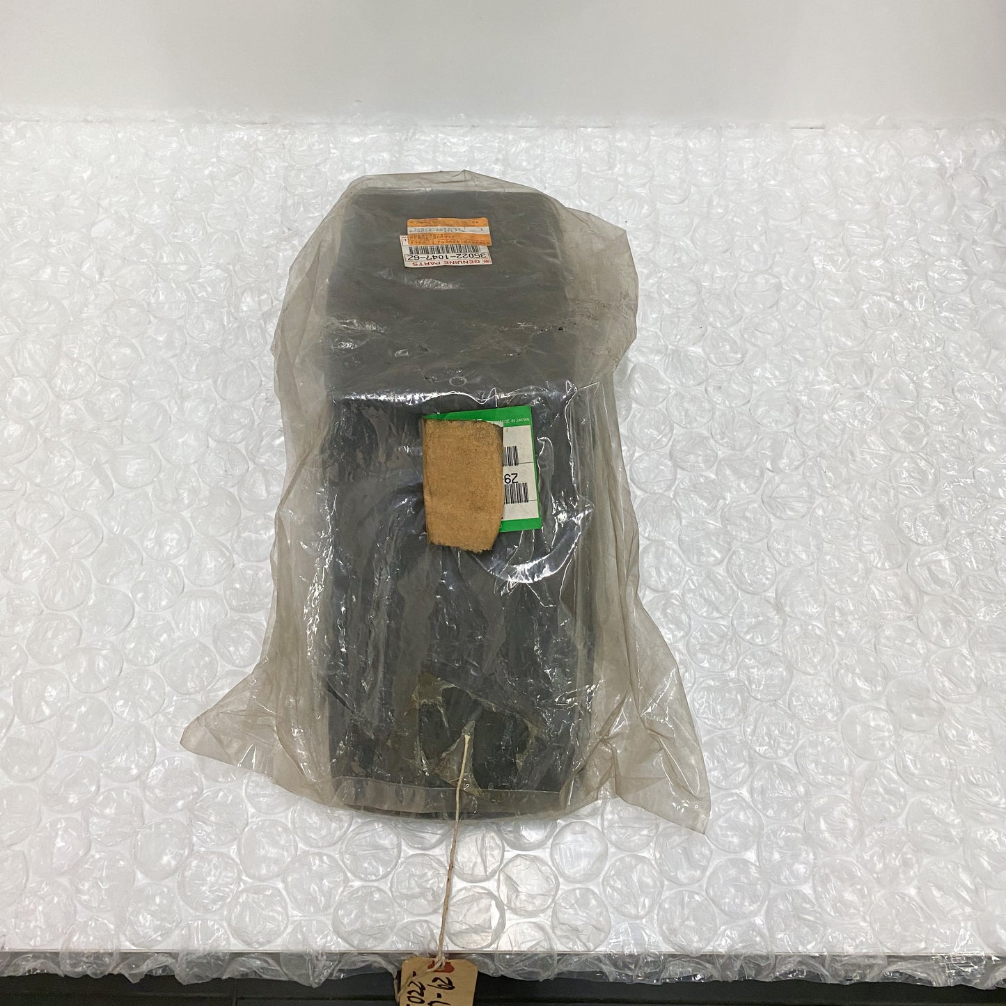 Kawasaki FENDER- RR, BLACK - KZ 750 '80-'84 35022-1047-6Z NOS