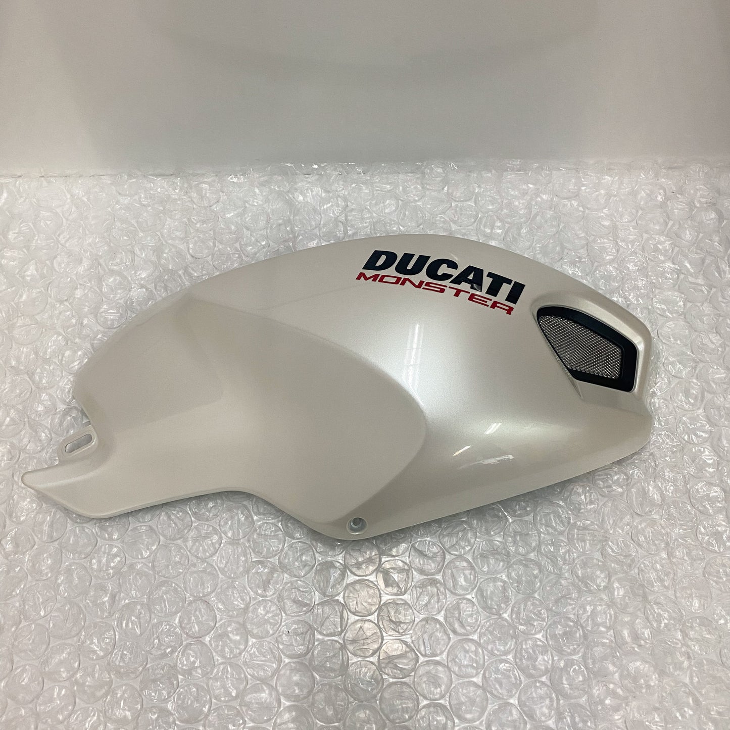 Ducati Monster 696/1100 Pearl White Right Tank Panel 48012591CW (2)