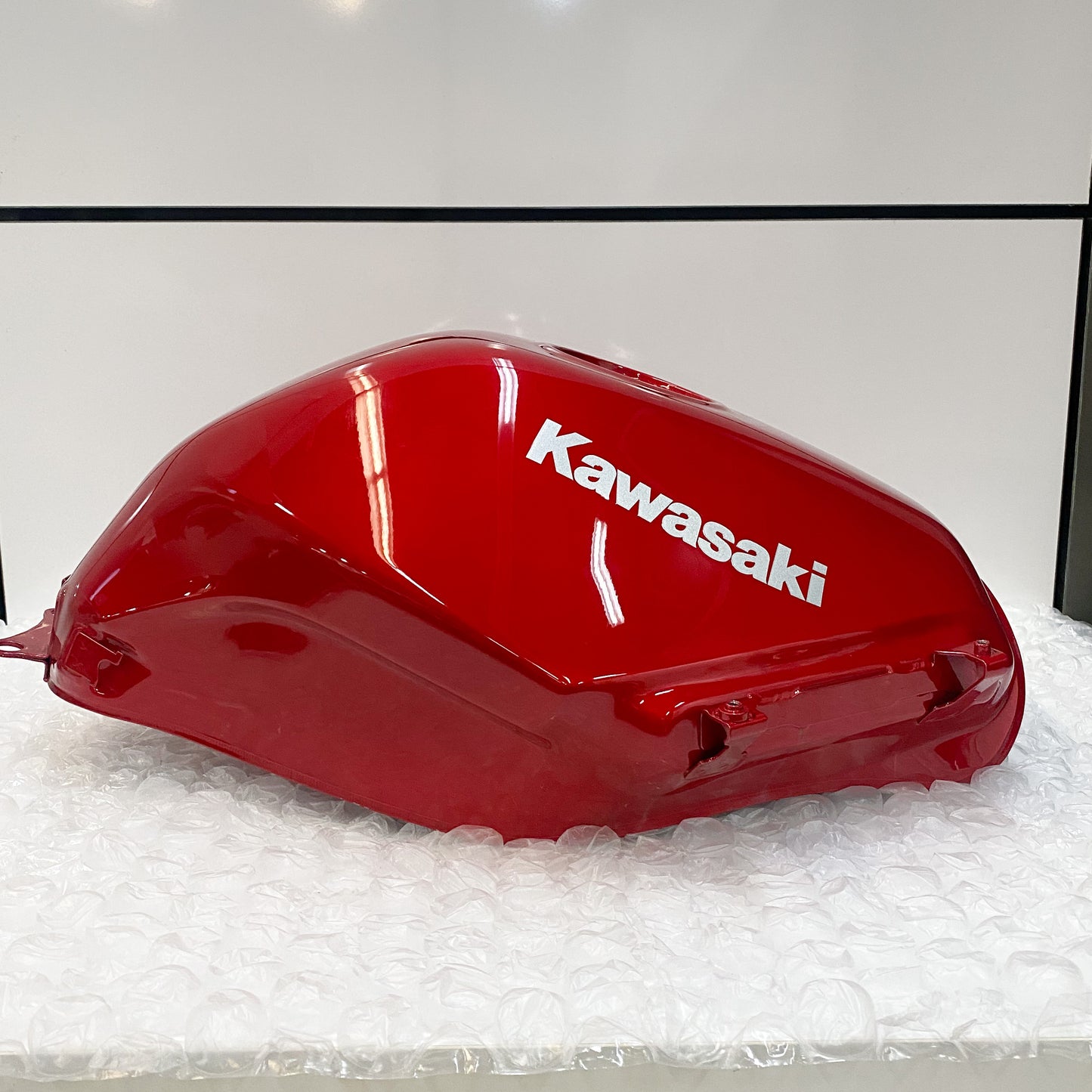 Kawasaki Ninja 250R Special Edition Red Gas Tank 51086-5339-G2 USED