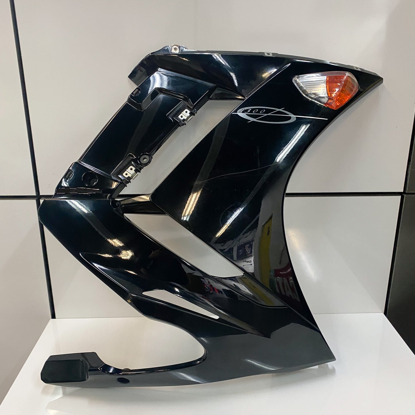 Yamaha FJR 1300 BODY, FRONT LOWER 2 (RH) 3P6-Y283K-K0-P7 USED