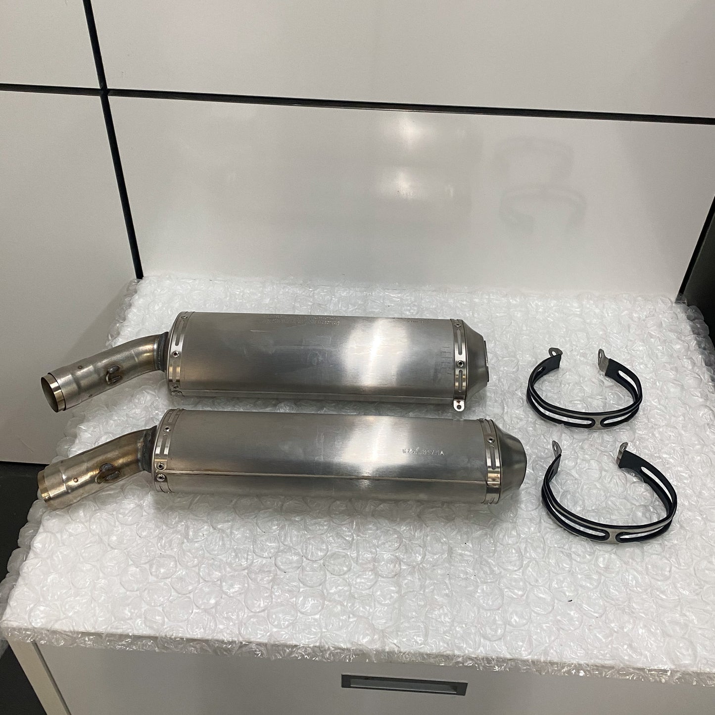 Ducati 848 EVO/848 EVO CORSE SE Stock OEM Exhaust Take-Off 57413171A & 57313171A (6)