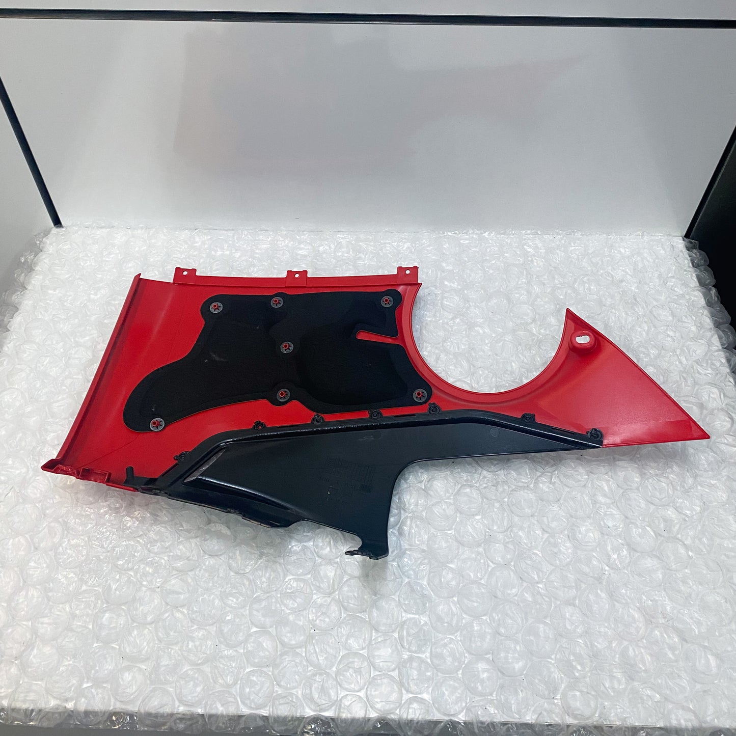 Ducati V4/S Right Lower Fairing 48019262BA Take -OFF (2)