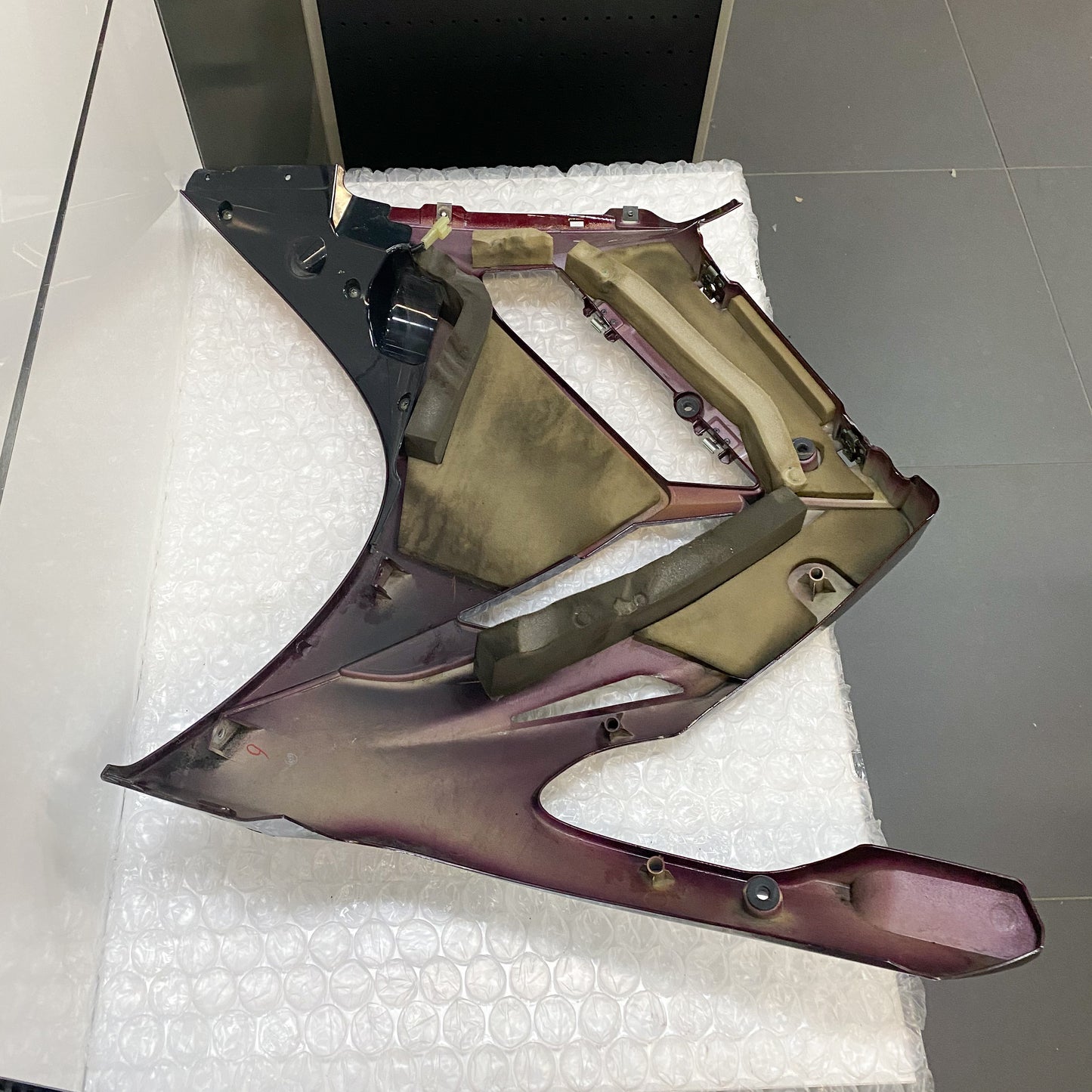 Yamaha FJR 1300 BODY, FRONT LOWER 2 (RH) 3P6-Y283K-30-P5 USED