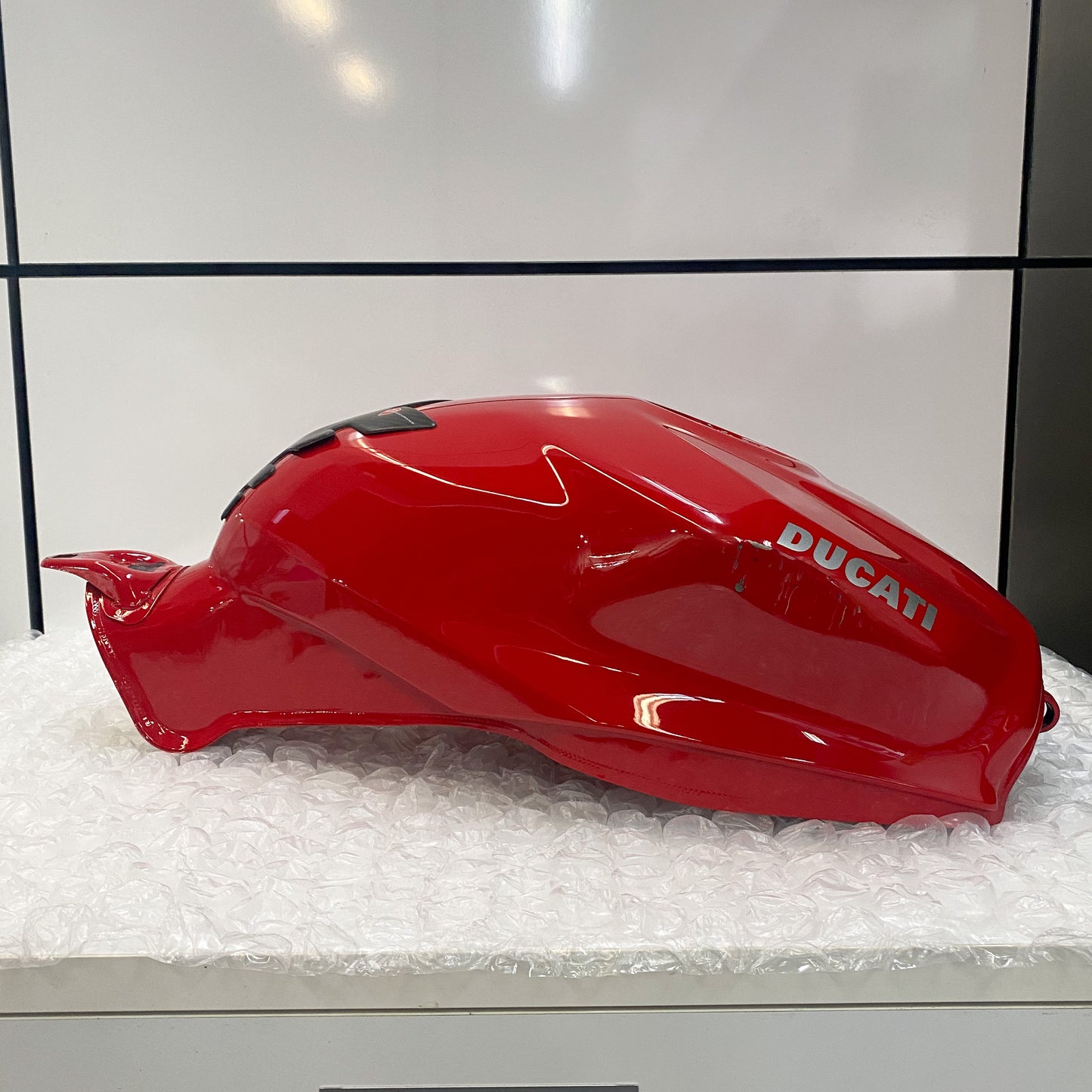 Ducati 959/899 Panigale Gas Tank, Red 58612061AA USED