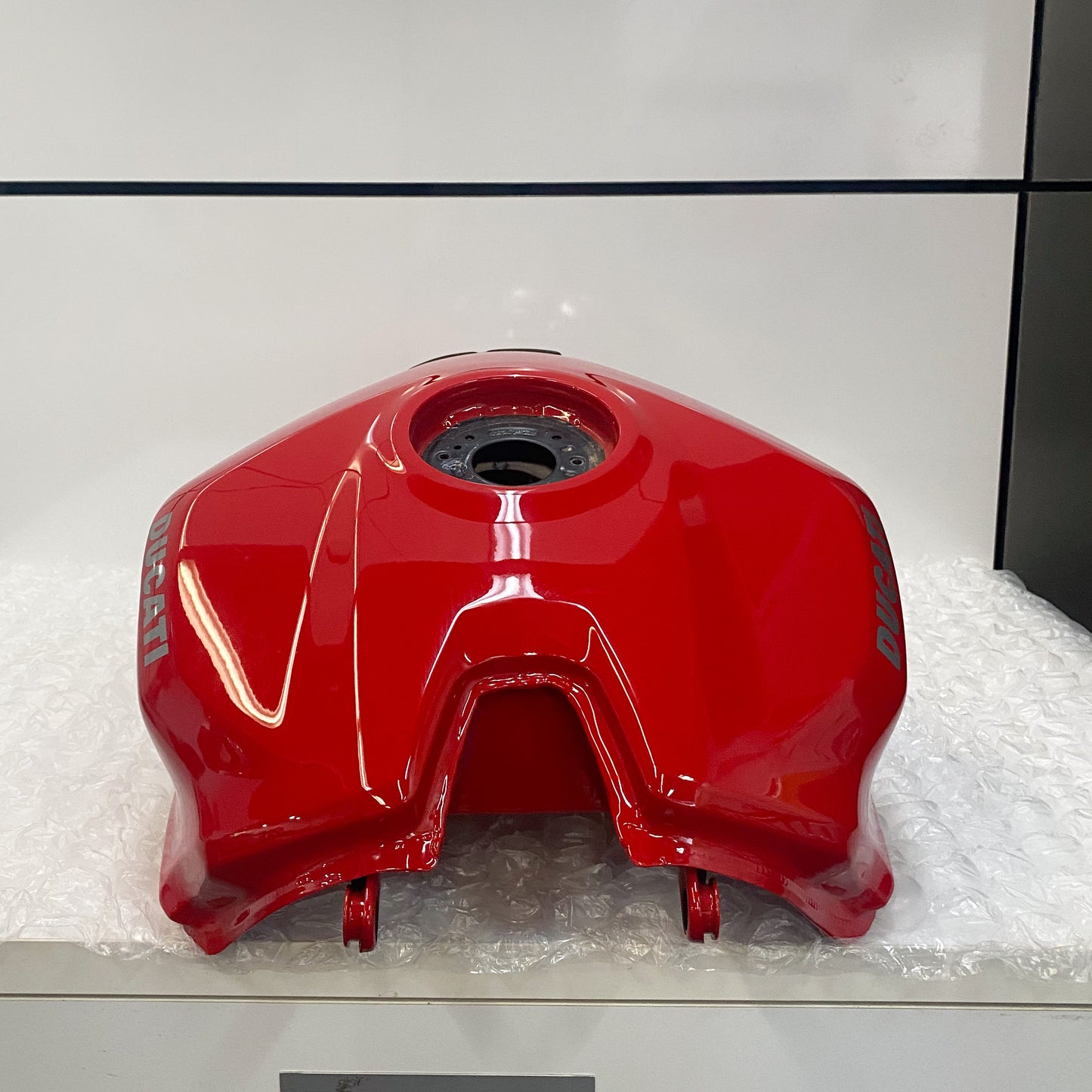 Ducati 959/899 Panigale Gas Tank, Red 58612061AA USED