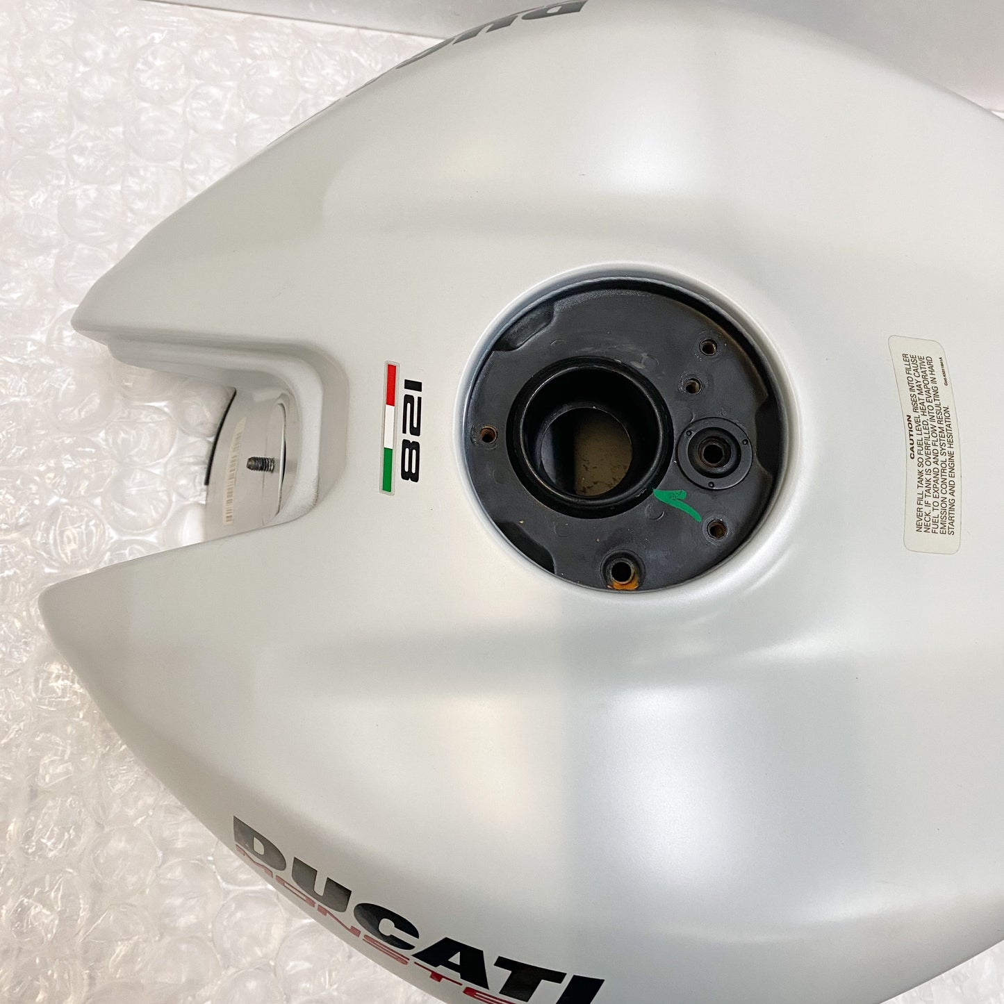 Ducati Monster 821 White Gas Tank Take-Off 58612001CW