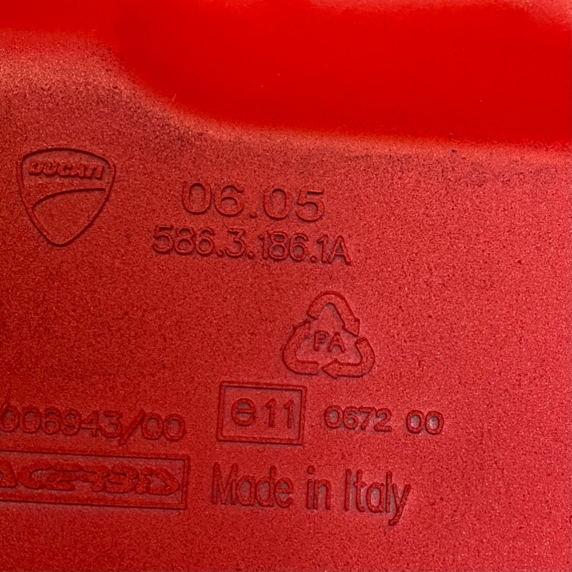 Ducati Streetfighter 1098/1098S Gas Tank, RED 58611861AA USED