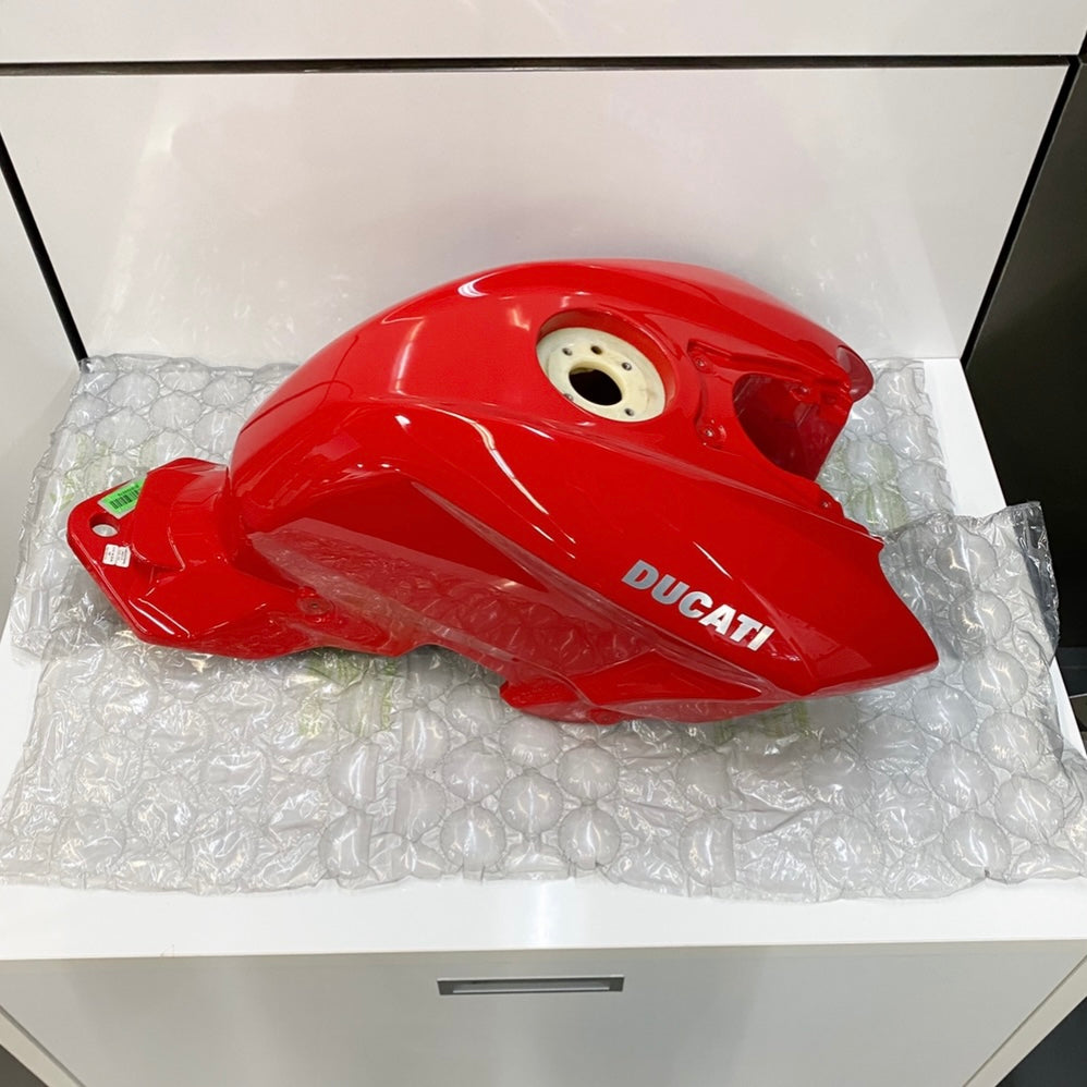 Ducati Streetfighter 1098/1098S Gas Tank, RED 58611861AA USED