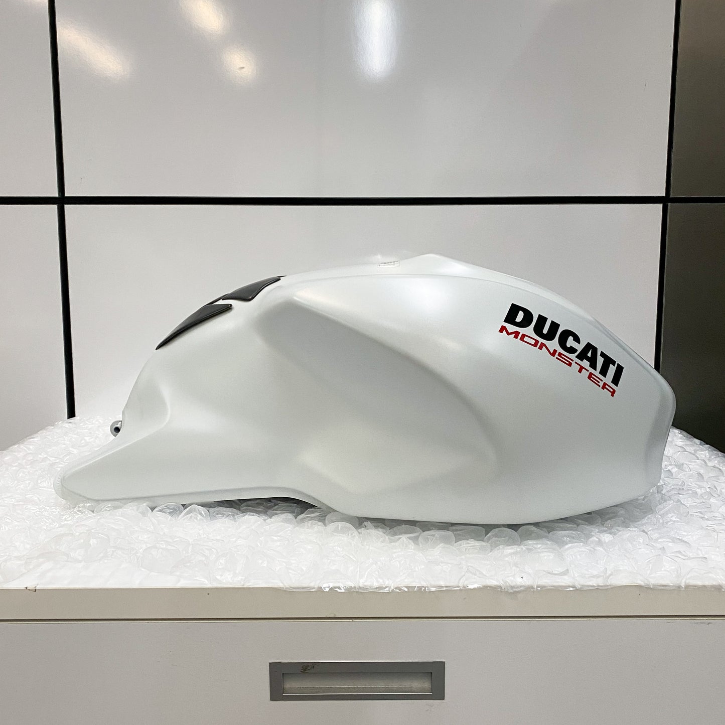 Ducati Monster 821 White Gas Tank Take-Off 58612001CW
