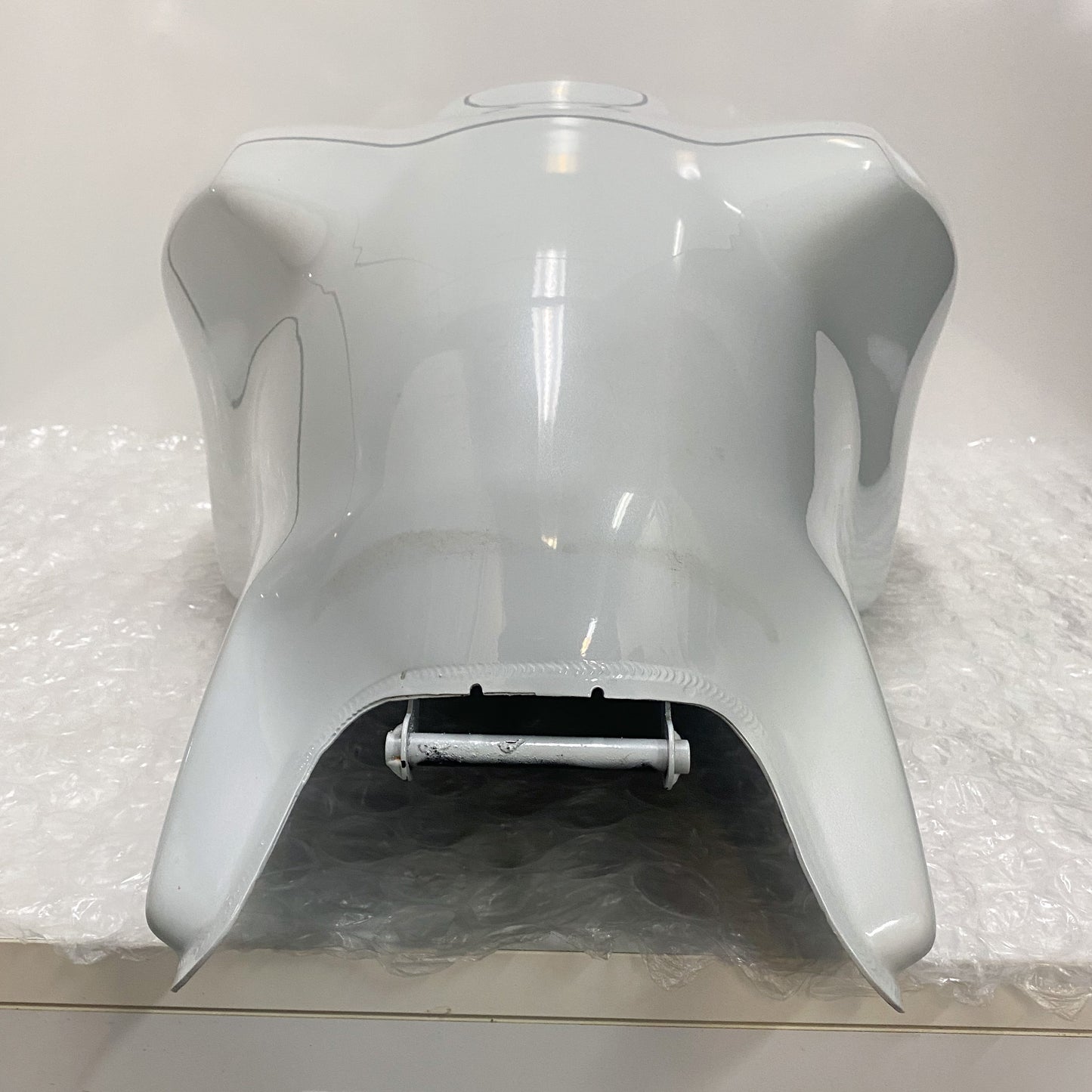 Ducati Monster 1200S Gas Tank White 58612001CB USED (2)