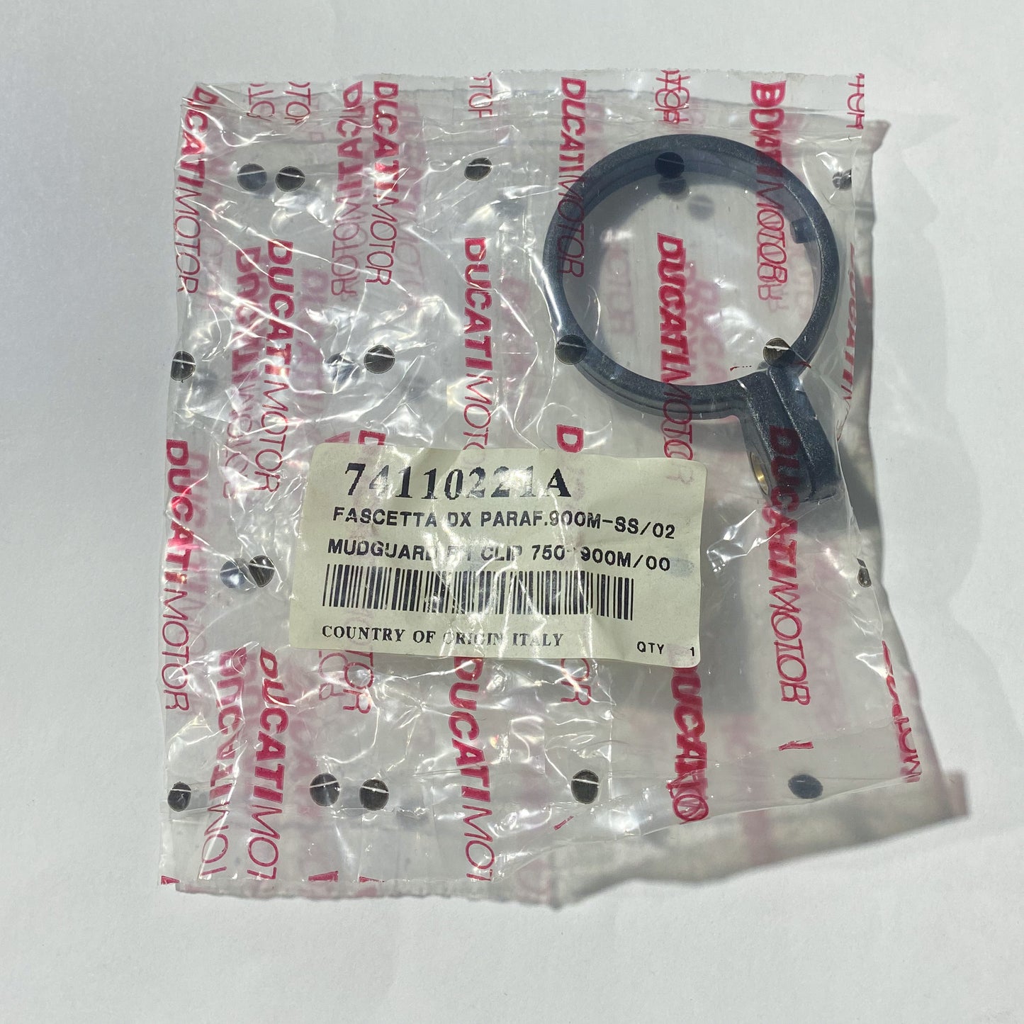 DUCATI MUDGUARD RH CLIP 750-900M/00. R.H. CLAMP. 74110221A