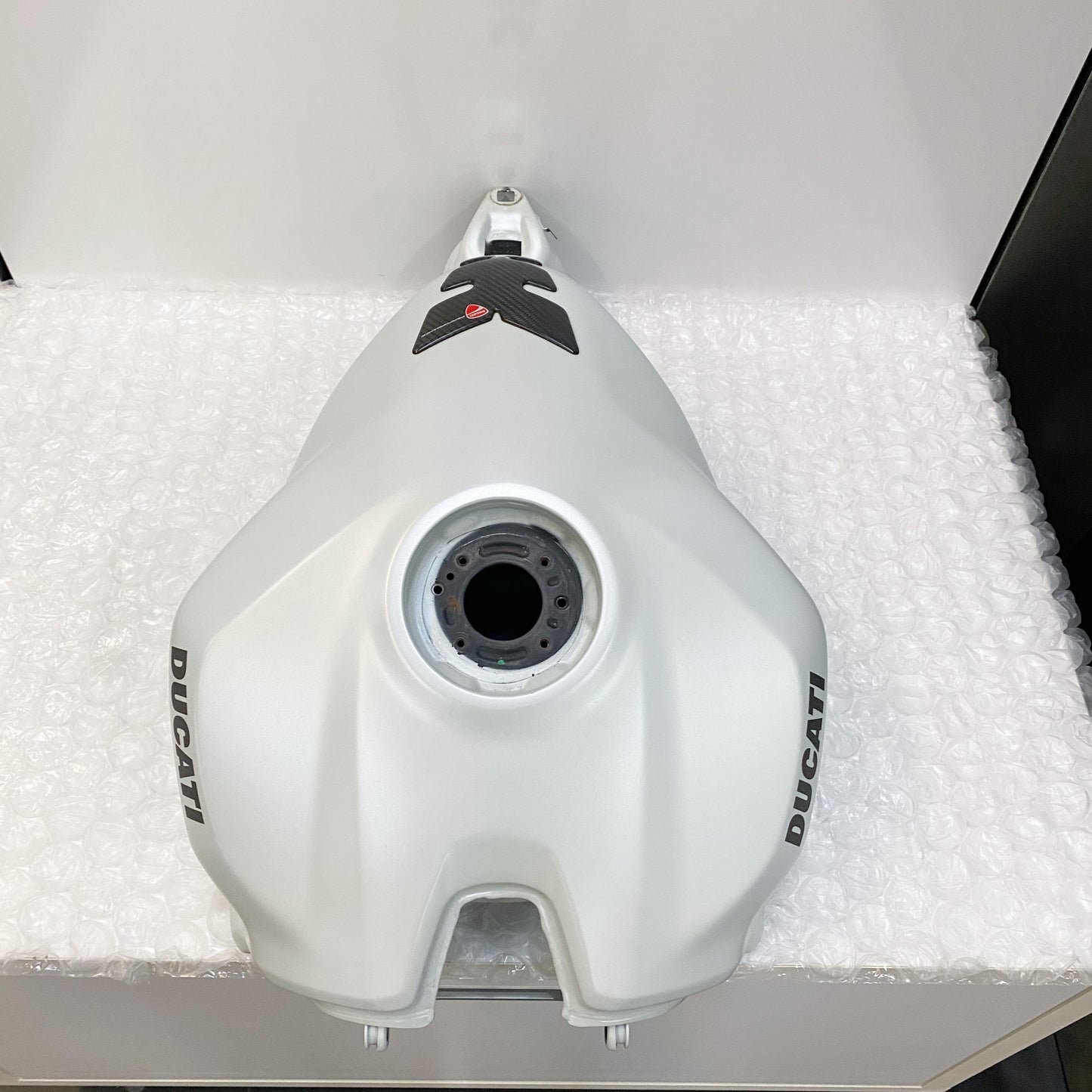 Ducati 959/899 Panigale Gas Tank, White 58612061AW USED