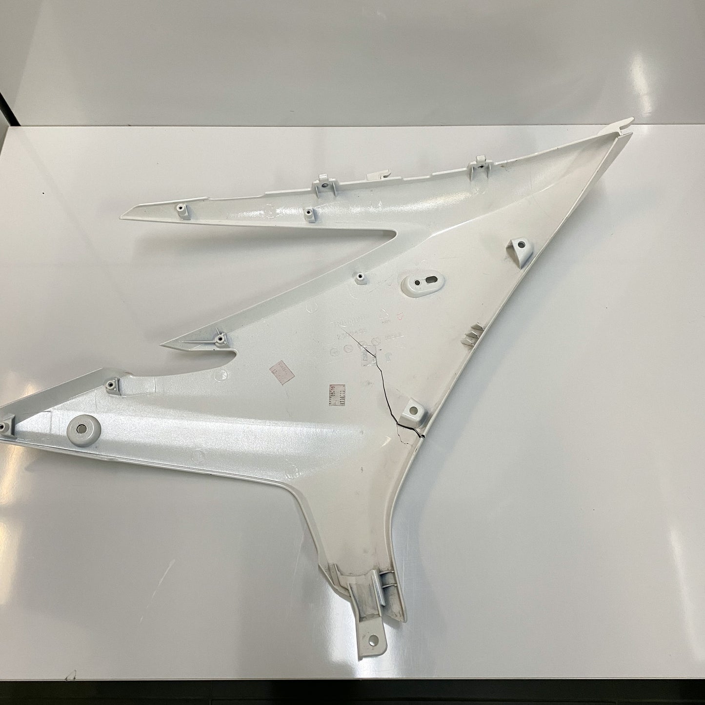 Triumph Daytona 675 R LH Upper Fairing, Crystal White T2309573-NW USED