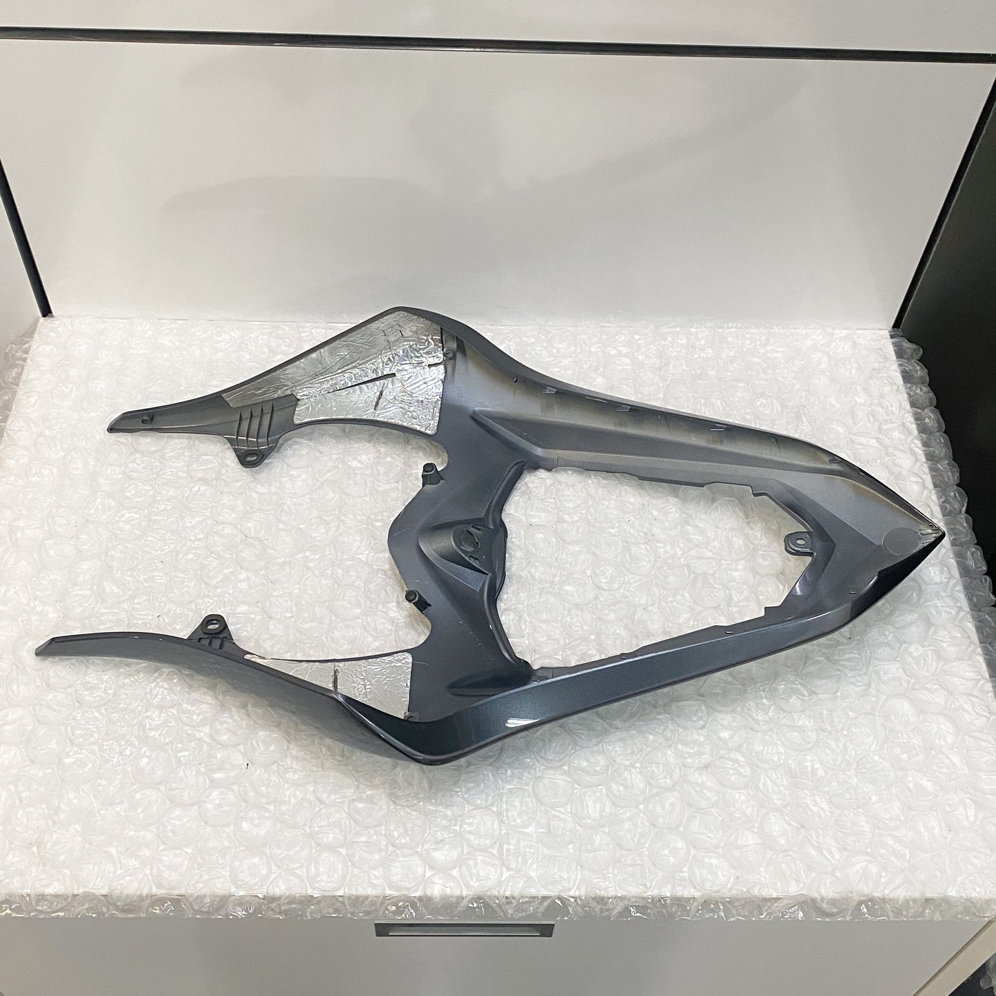 Yamaha YZFR1 SIDE COVER ASSY 1 4C8-21710-00-P4 (2) USED