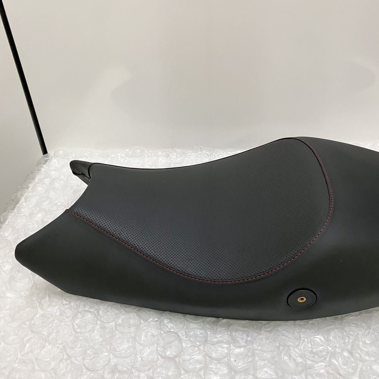 Ducati Monster 796 Seat 59520081C- Take Off