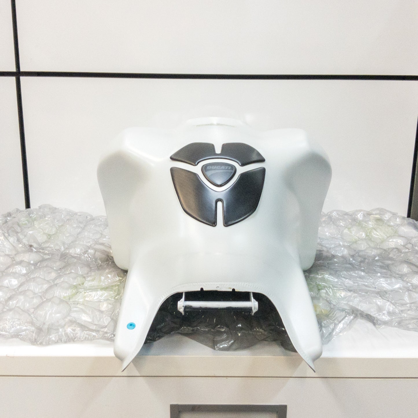 Ducati Monster 821 White Gas Tank Take-Off 58612001CW