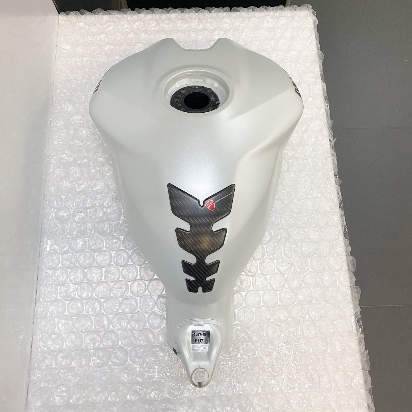 Ducati 959/899 Panigale Gas Tank, White 58612061AW USED