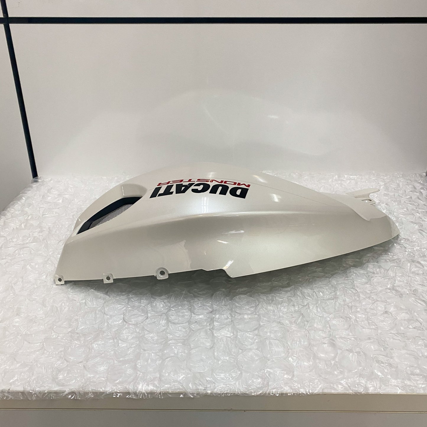 Ducati Monster 696/1100 Pearl White Right Tank Panel 48012591CW (2)