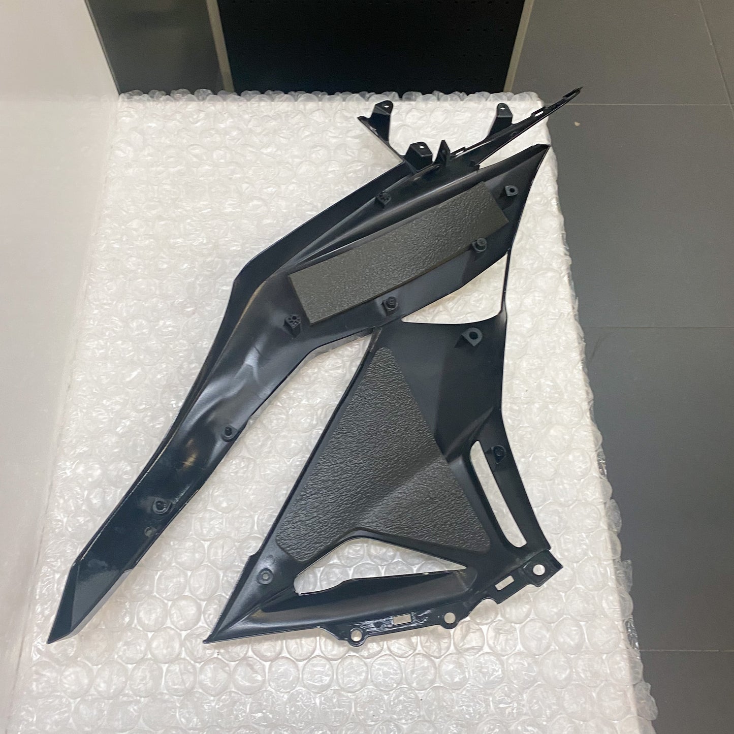 Kawasaki Ninja ZX-6R COWLING, SIDE LH EBONY 55028-0252-H8 USED