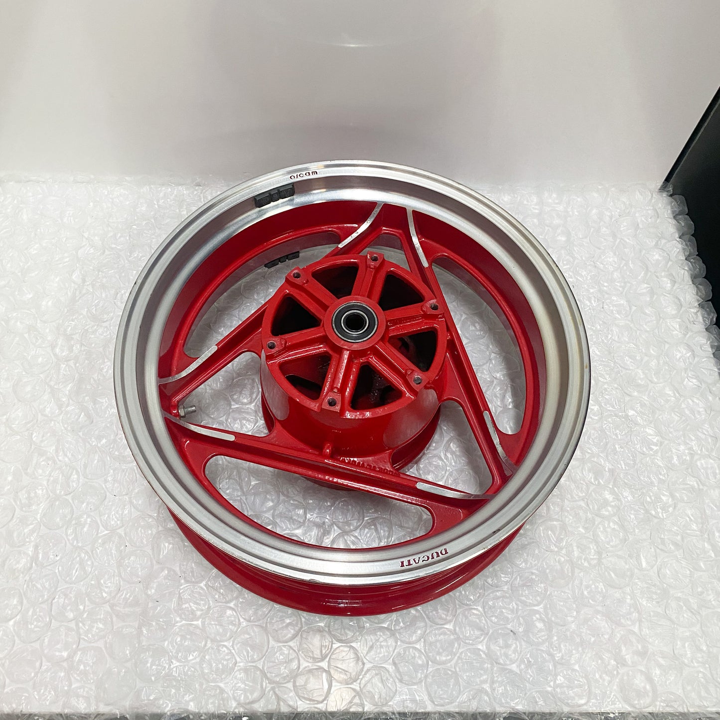 Ducati Paso 750 Sport Rear Wheel Rim Red 067080163 USED