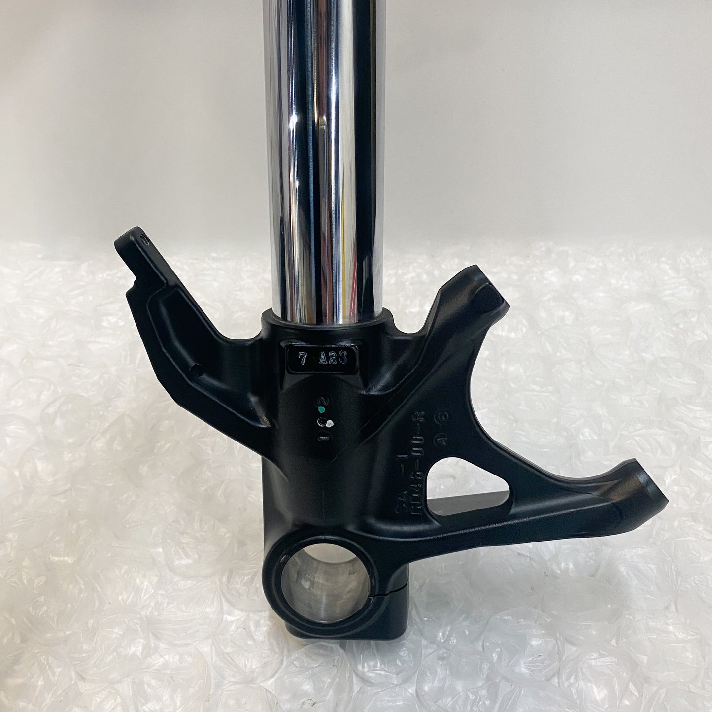 Ducati 899/959/V2/V4 Fork Bottom End + Sleeve Unit R.H. 34914071A USED