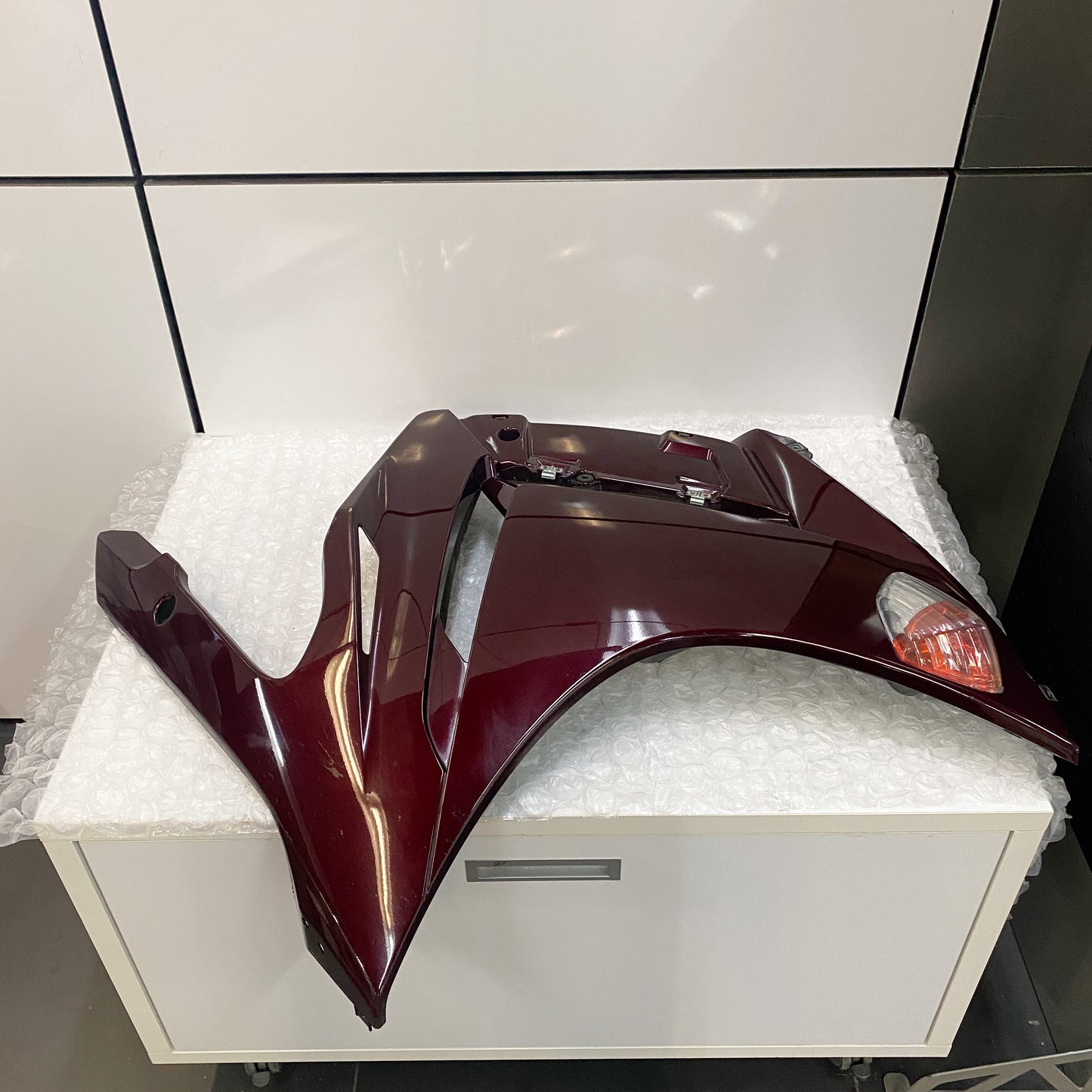 Yamaha FJR 1300 BODY, FRONT LOWER 2 (RH) 3P6-Y283K-30-P5 USED