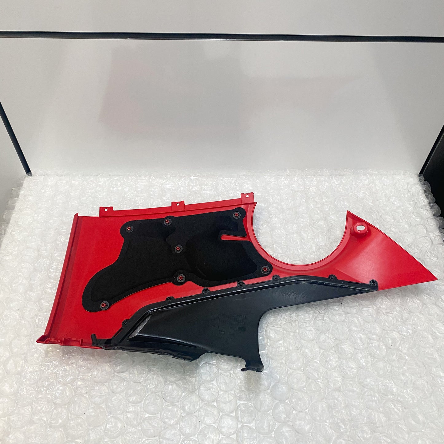 Ducati V4/S Right Lower Fairing 48019262BA Take -OFF (1)