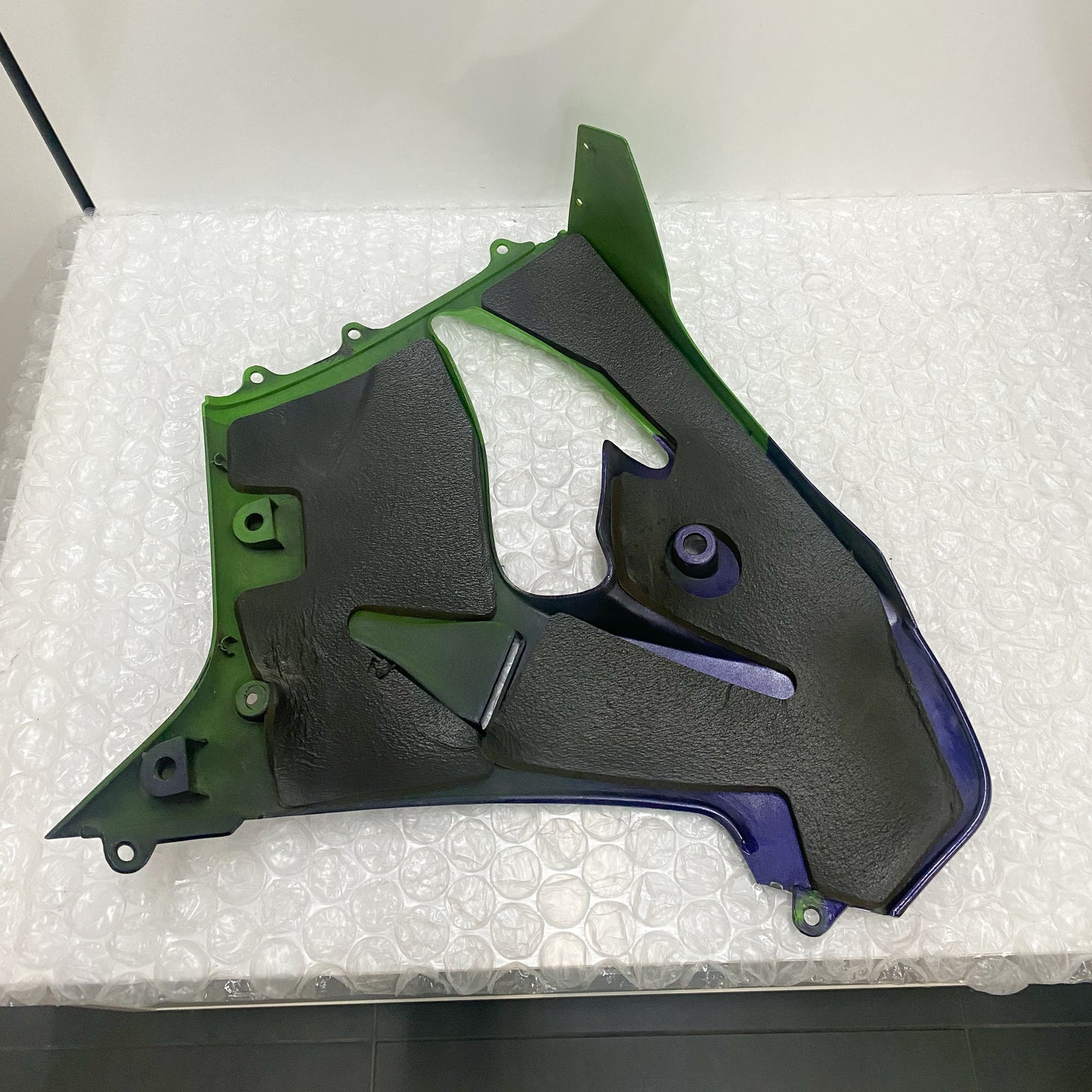 Kawasaki '99 ZX-9R RH Fairing Green/Violet 55050-5747-G9 USED