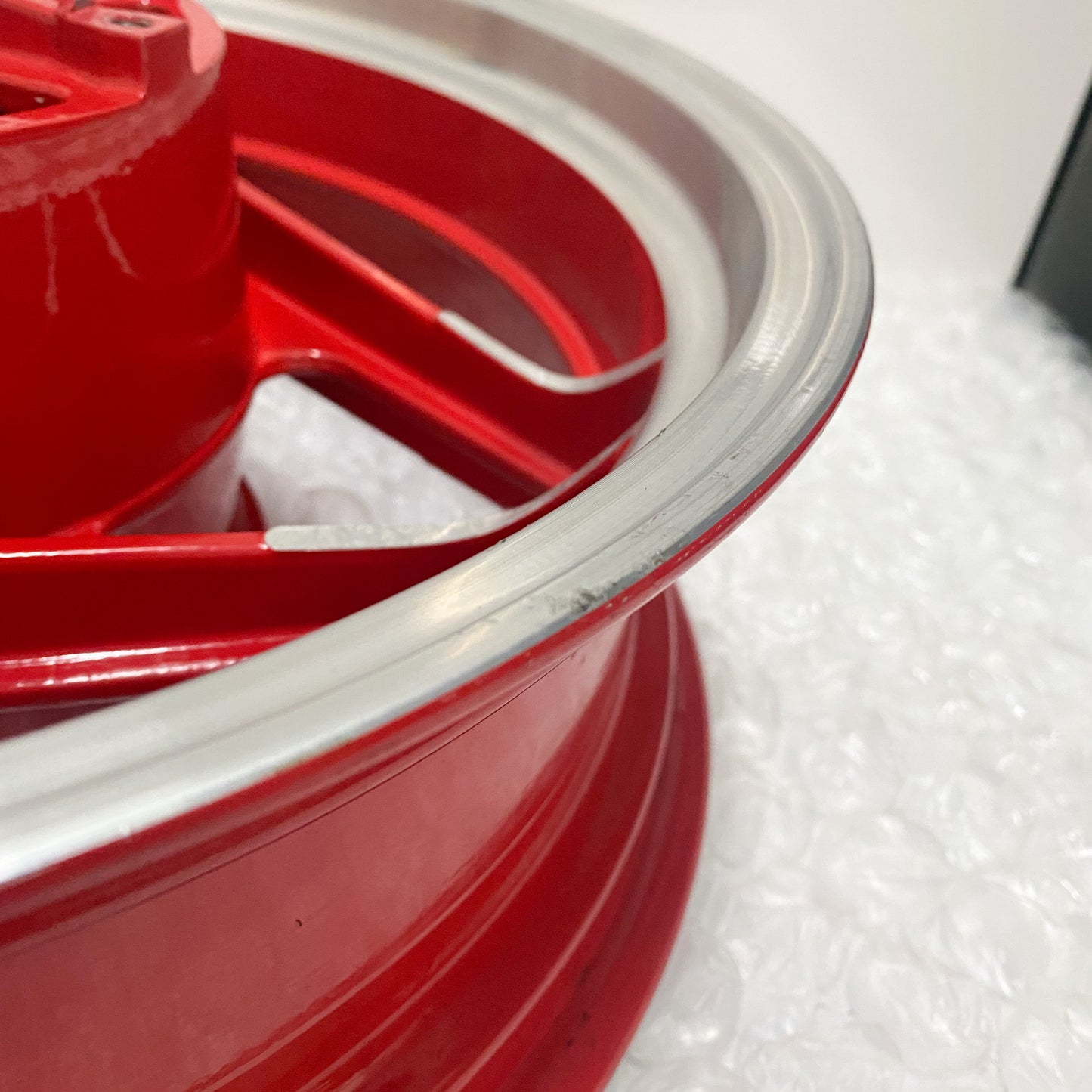 Ducati Paso 750 Sport Rear Wheel Rim Red 067080163 USED