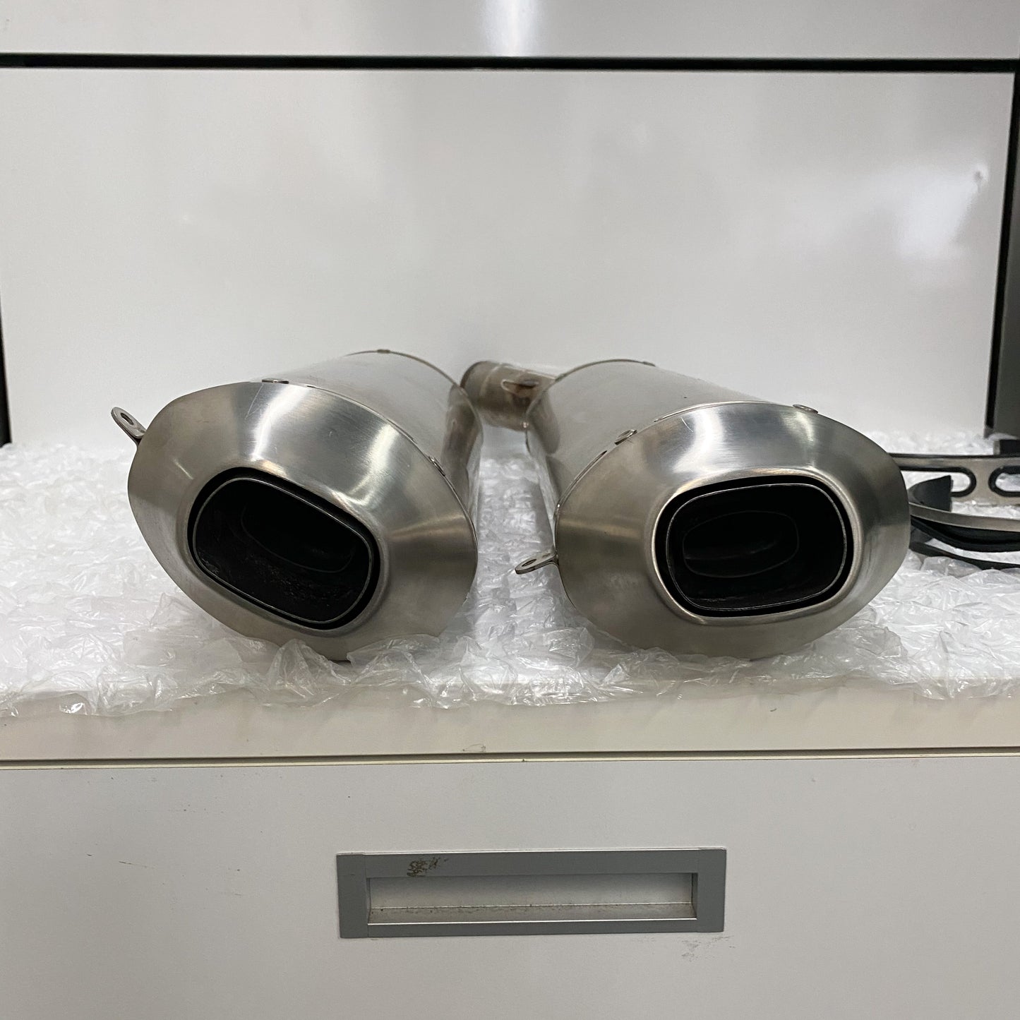 Ducati 848 EVO/848 EVO CORSE SE Stock OEM Exhaust Take-Off 57413171A & 57313171A (4)