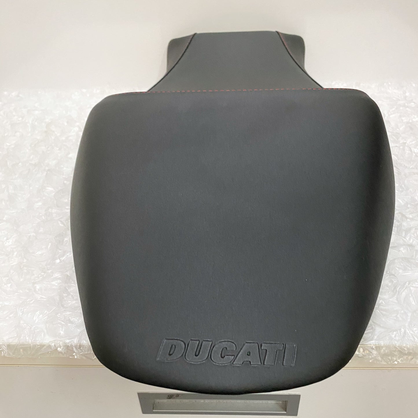 Ducati Monster 796 Seat 59520081C- Take Off