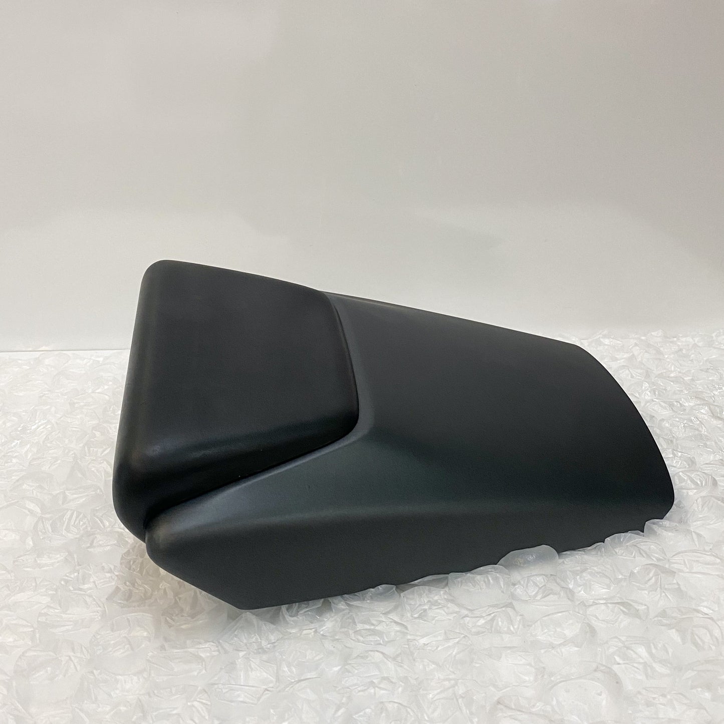 Yamaha '00 R6 Seat Cover, Black 5EB-WW771-00