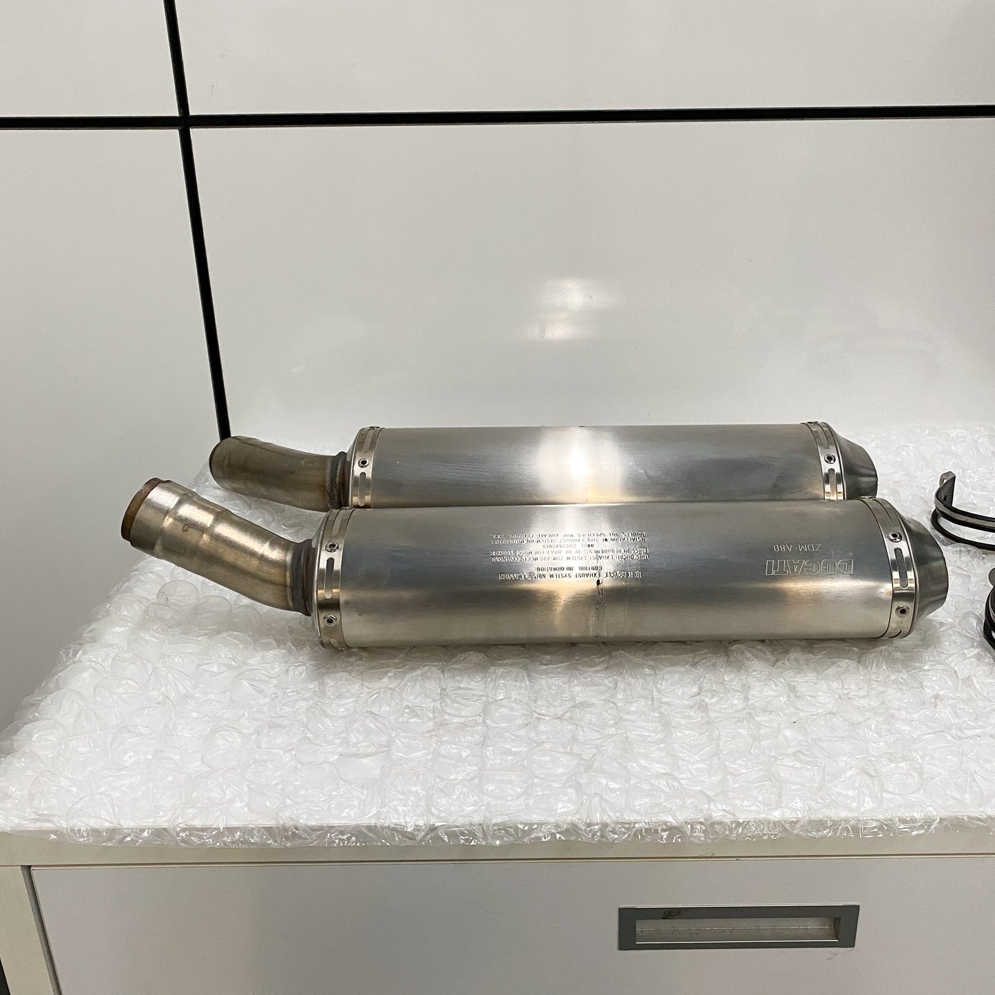 Ducati 848 EVO/848 EVO CORSE SE Stock OEM Exhaust Take-Off 57413171A & 57313171A (4)