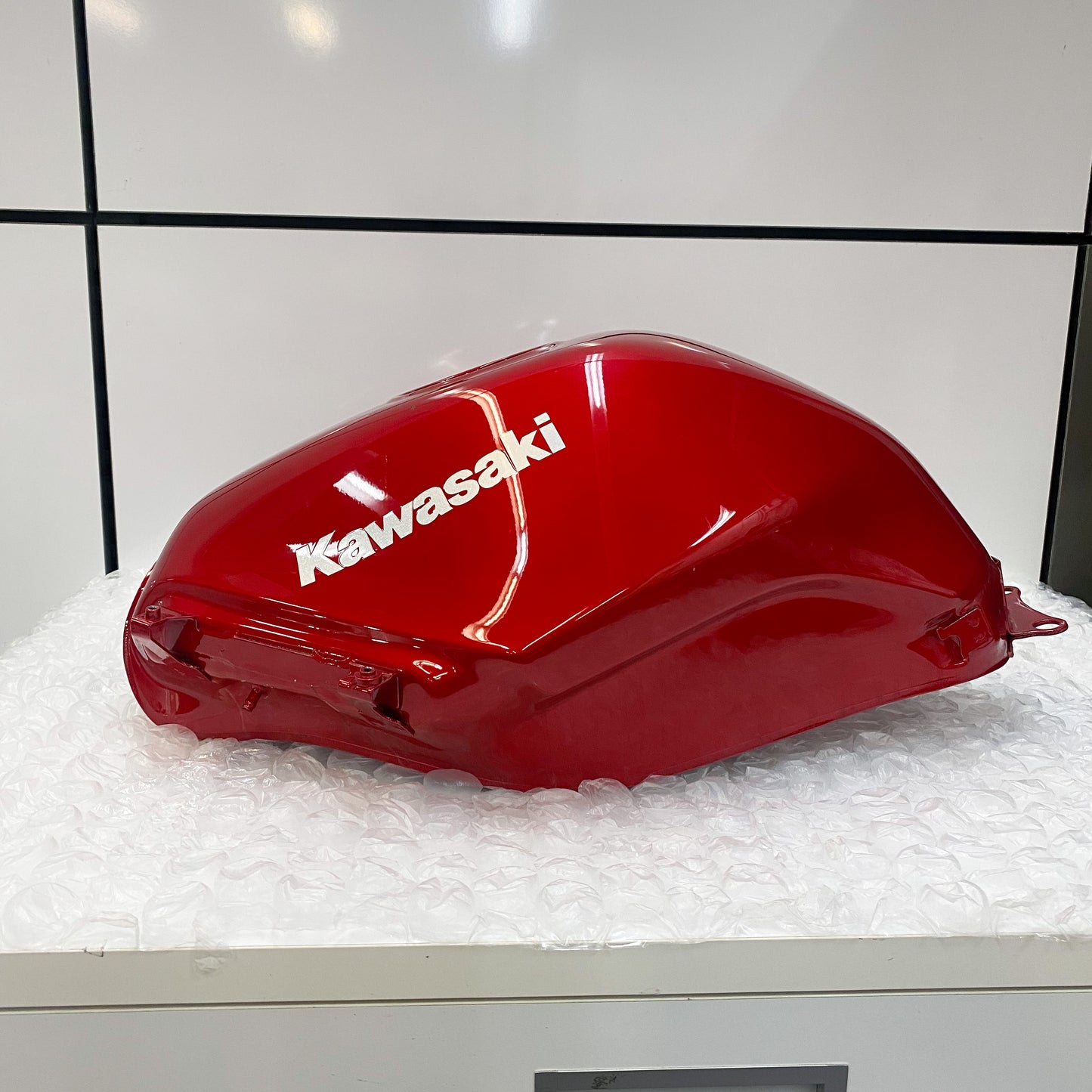 Kawasaki Ninja 250R Special Edition Red Gas Tank 51086-5339-G2 USED