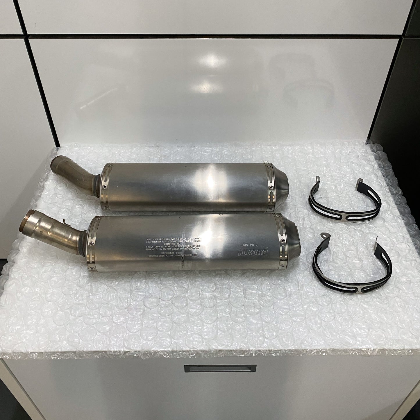 Ducati 848 EVO/848 EVO CORSE SE Stock OEM Exhaust Take-Off 57413171A & 57313171A (4)
