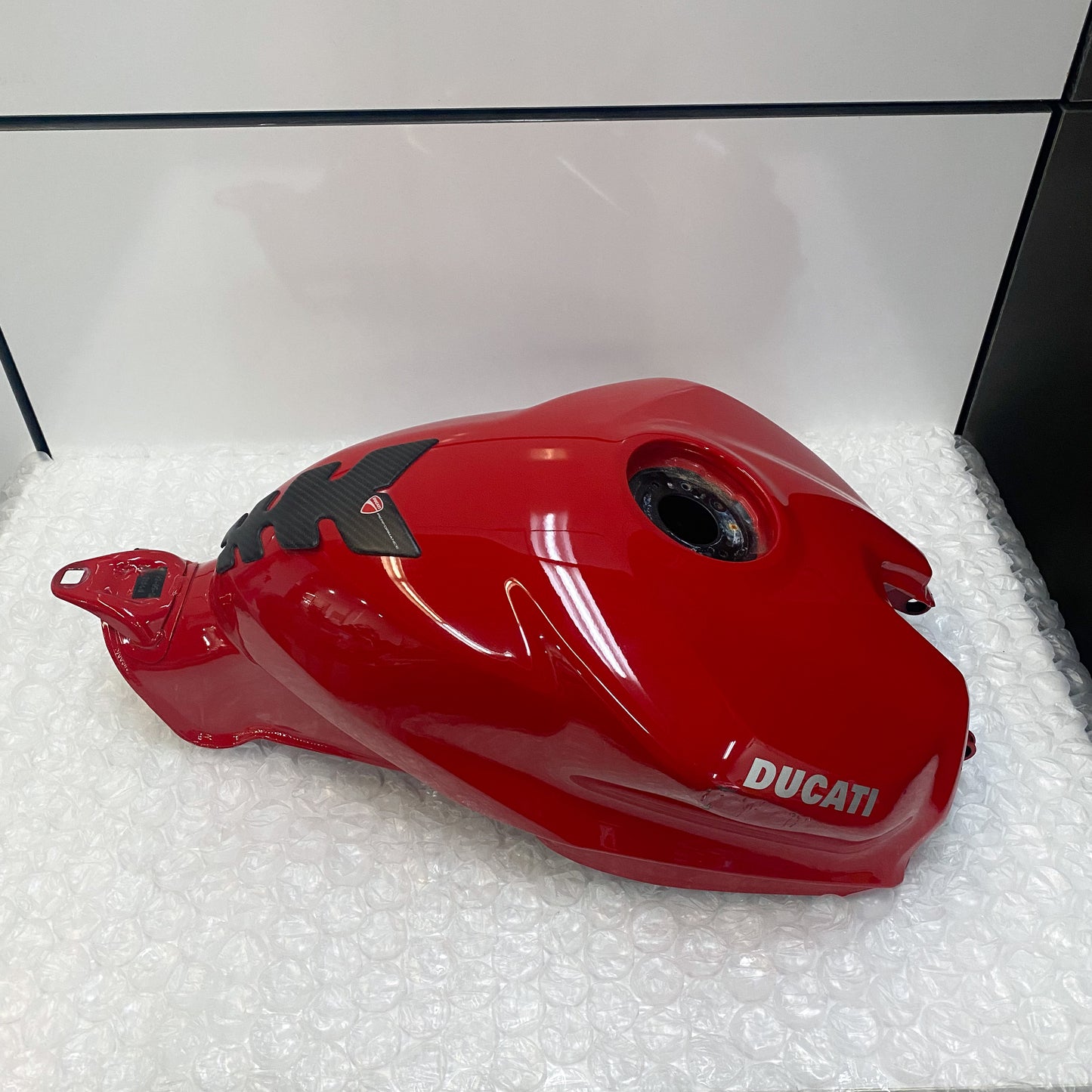 Ducati 959/899 Panigale Gas Tank, Red 58612061AA USED