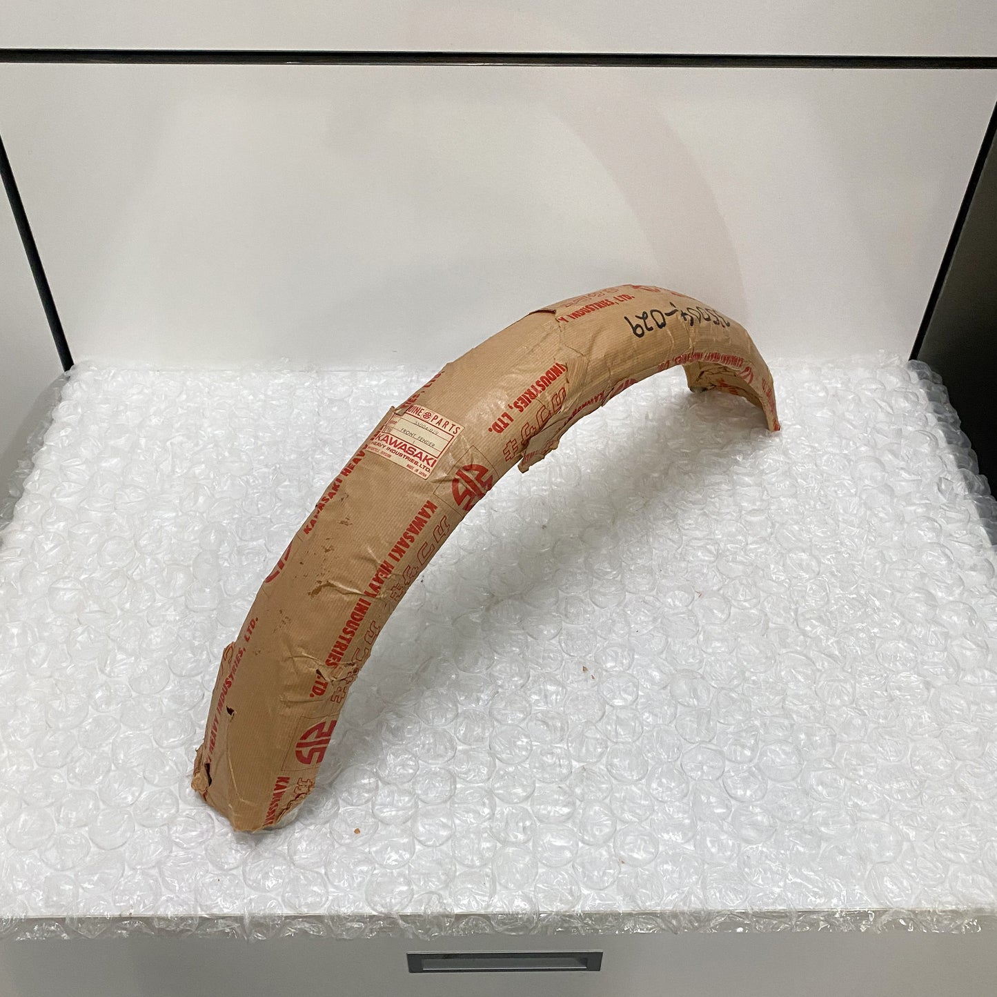 KAWASAKI FENDER-FR 35004-029 NOS