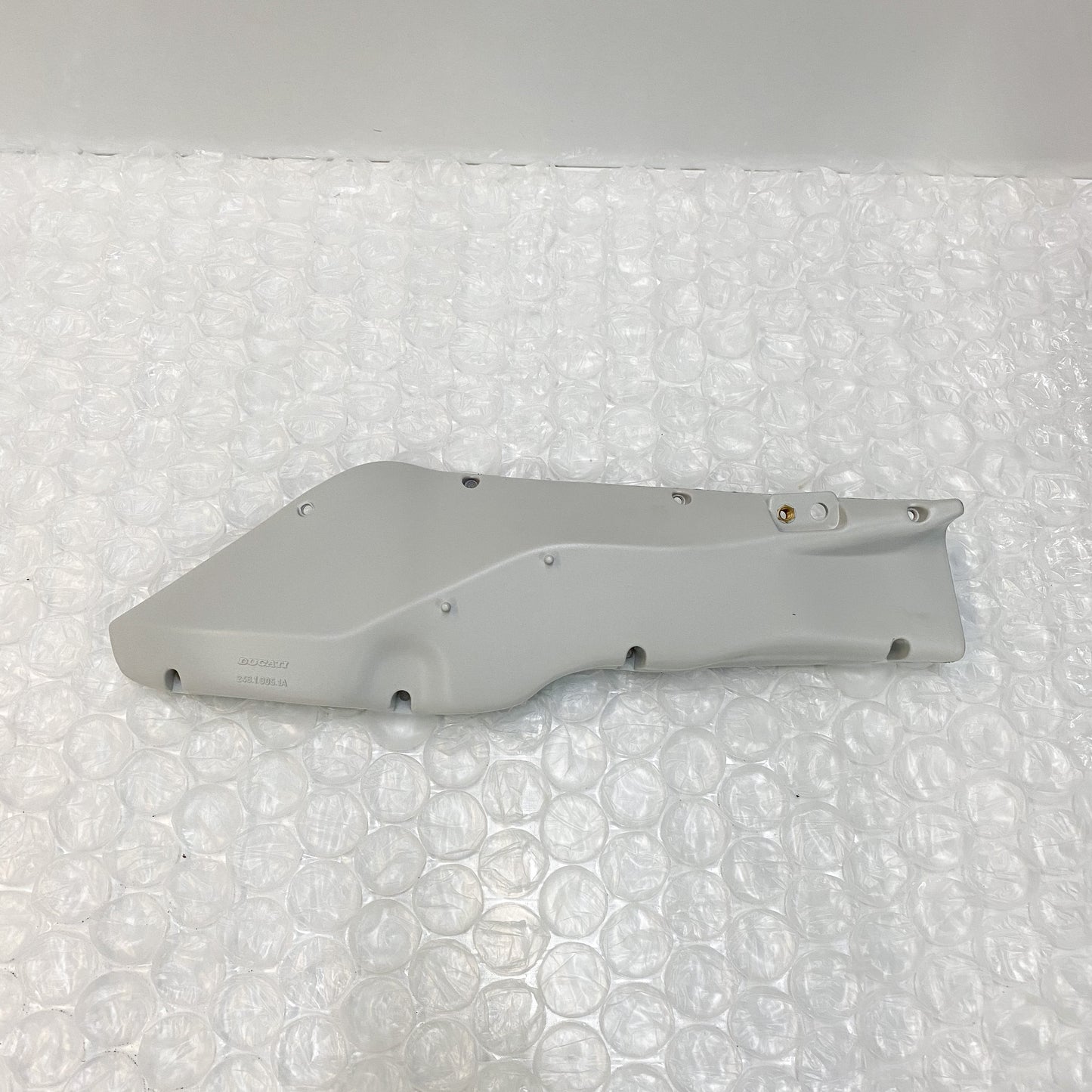 Ducati RH - LH Air Box Cover Kit 748/916/996/998 69923761A